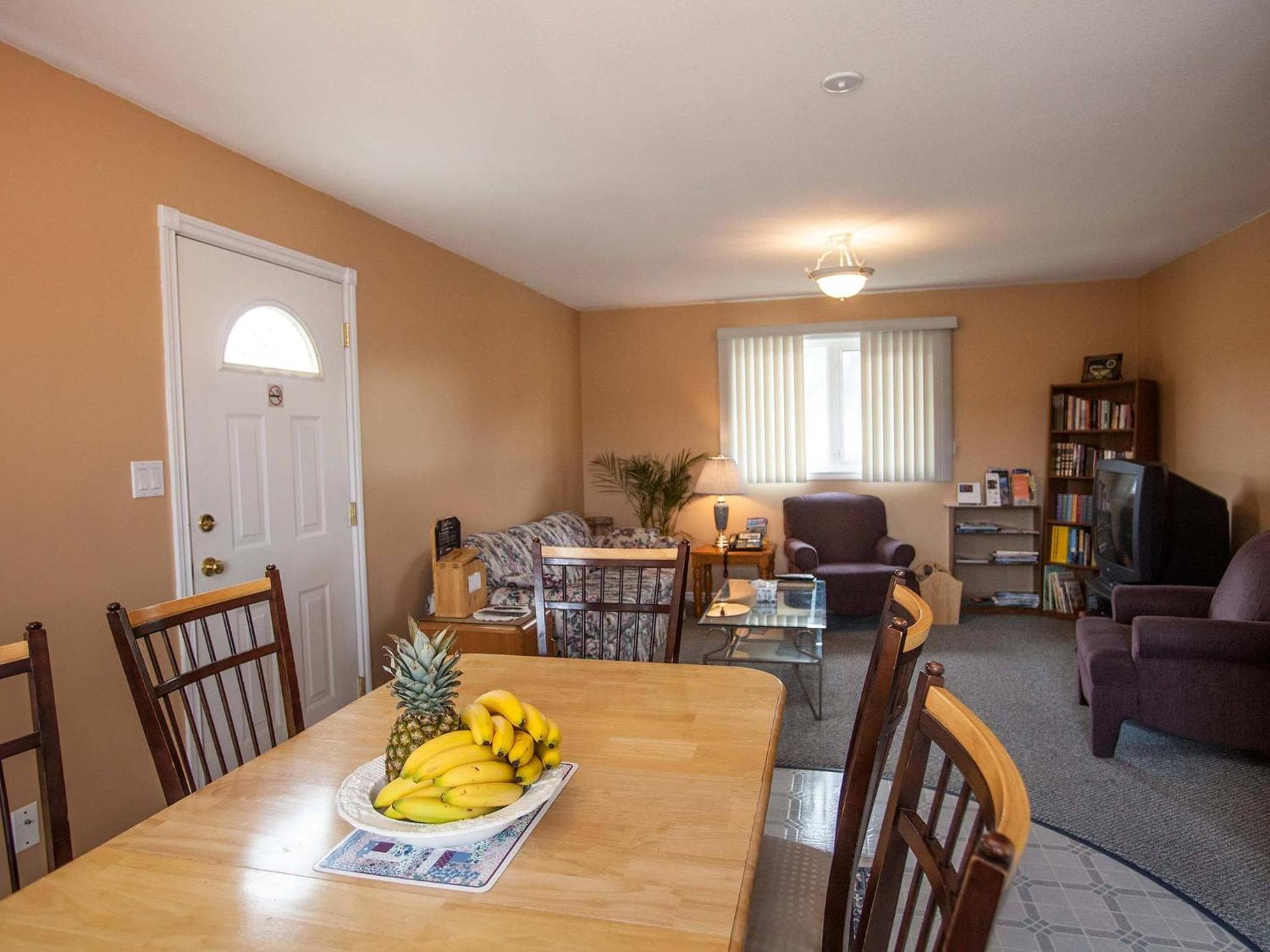 Midnight Sun Inn photo 9