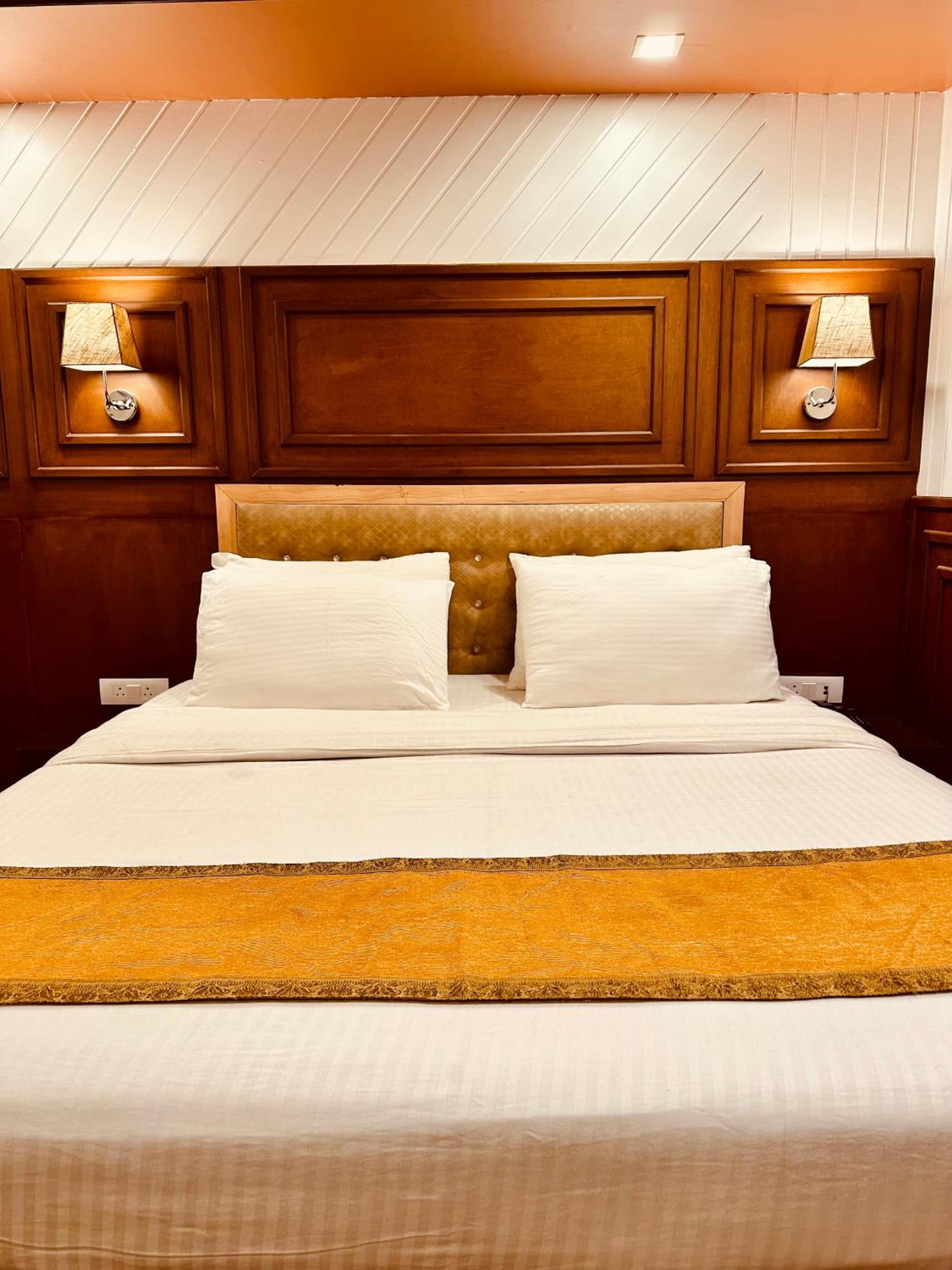 Walisons Hotel photo 7