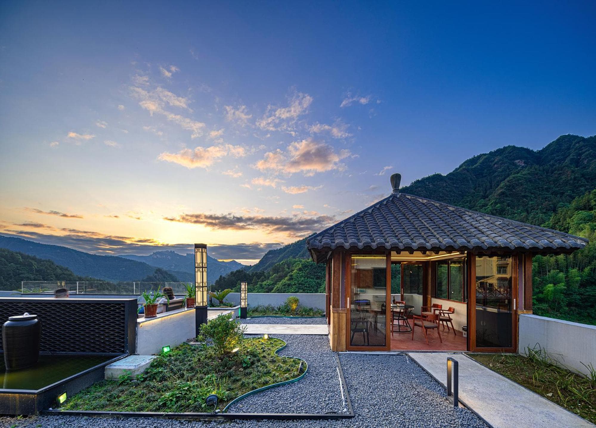 Guanshan Garden Ancient Chinese Holiday Inn Zhangjiajie National Forest Park Branch photo 6