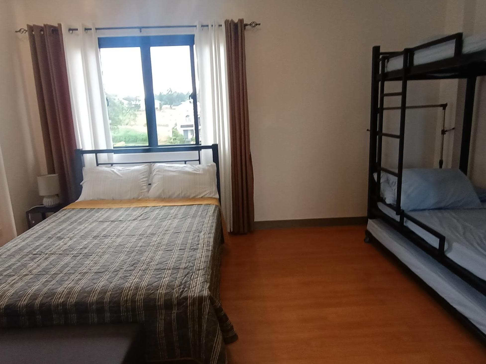 Casa Devino - Spacious 76 SQM 2BR Loft Retreat in Tagaytay - Pool - Free WIFI NETFLIX PARKING PET Stay - located on 3rd Floor photo 5