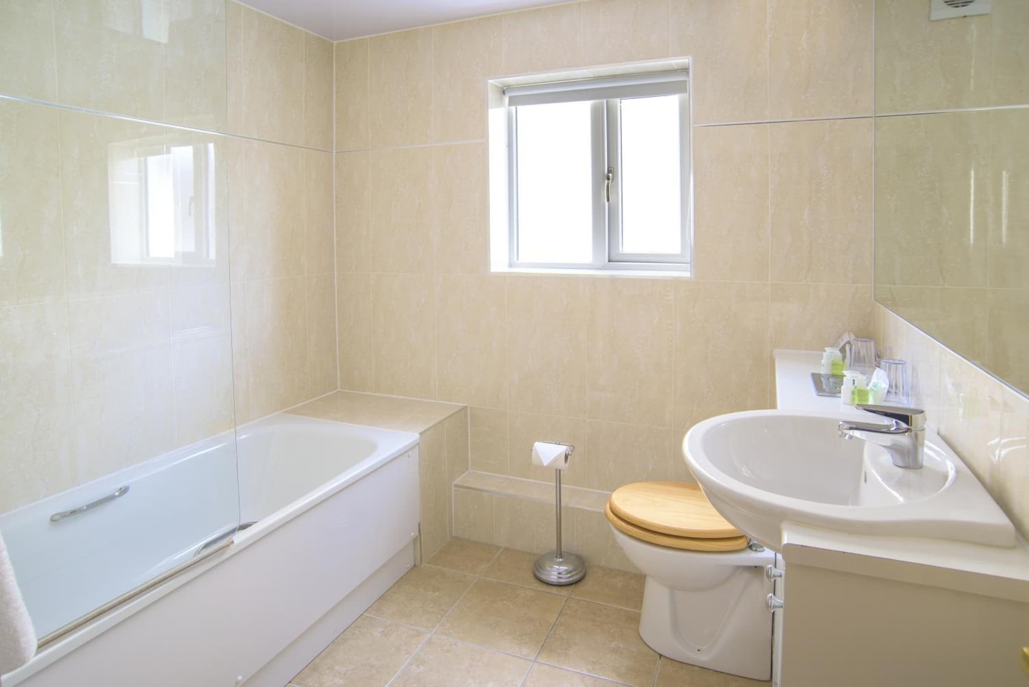 Newby Bridge Hotel photo 3
