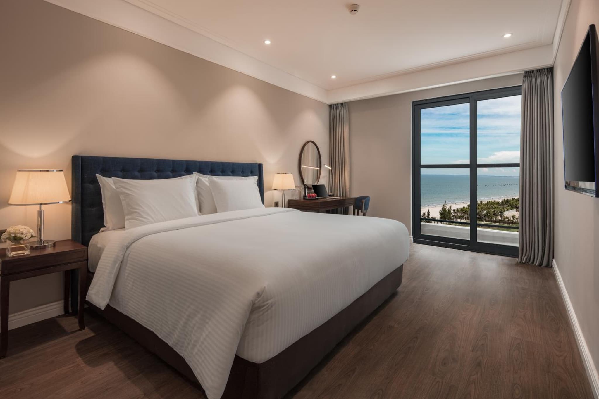 Luxury Beach Condo 5-star, Rooftop pool photo 2