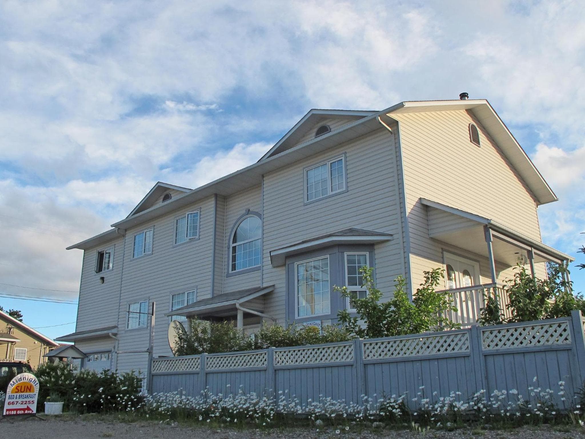Midnight Sun Inn photo 4