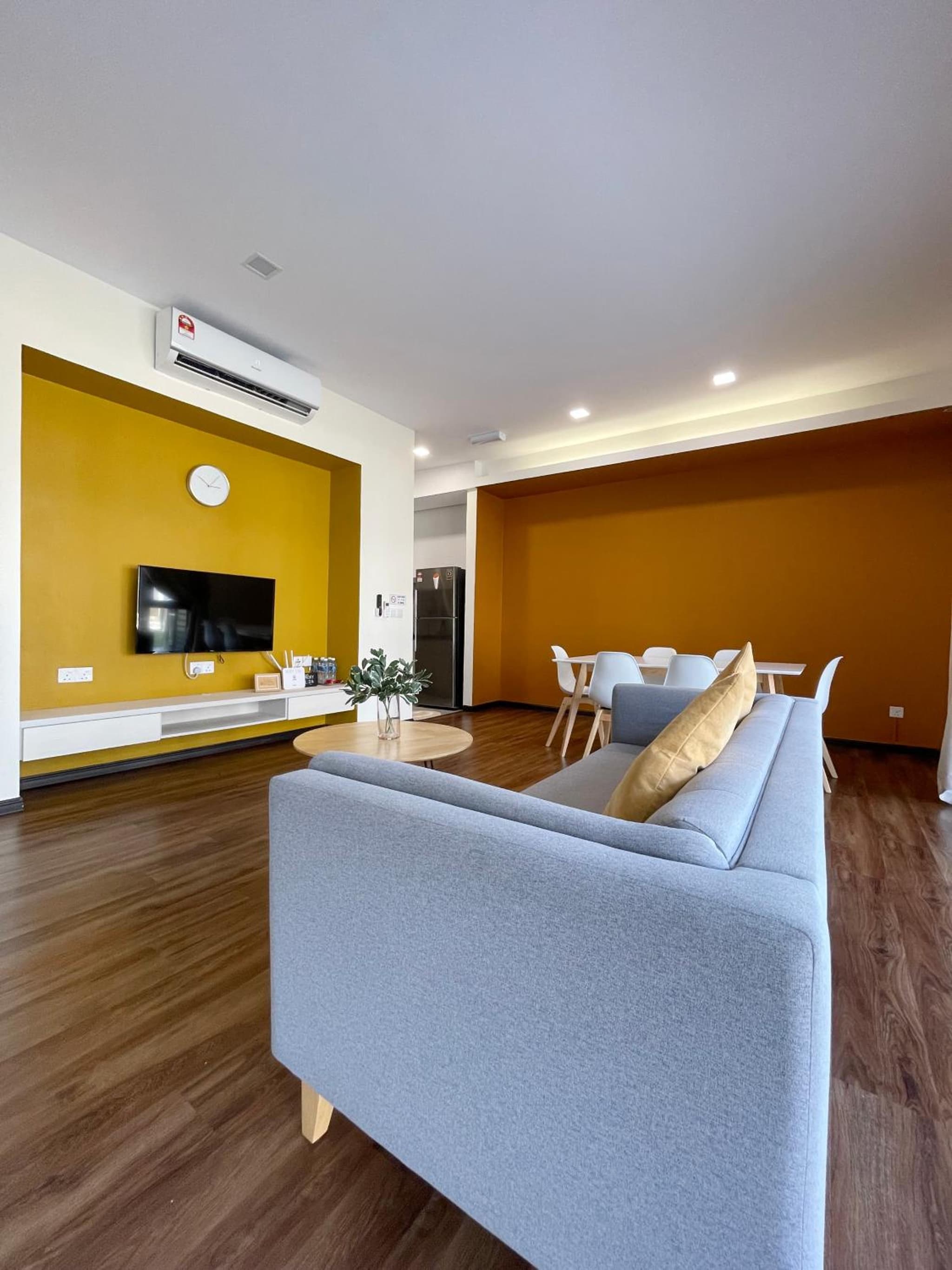 Roxy Sematan Beach Townhouse Deluxe , 1 & 2 photo 6
