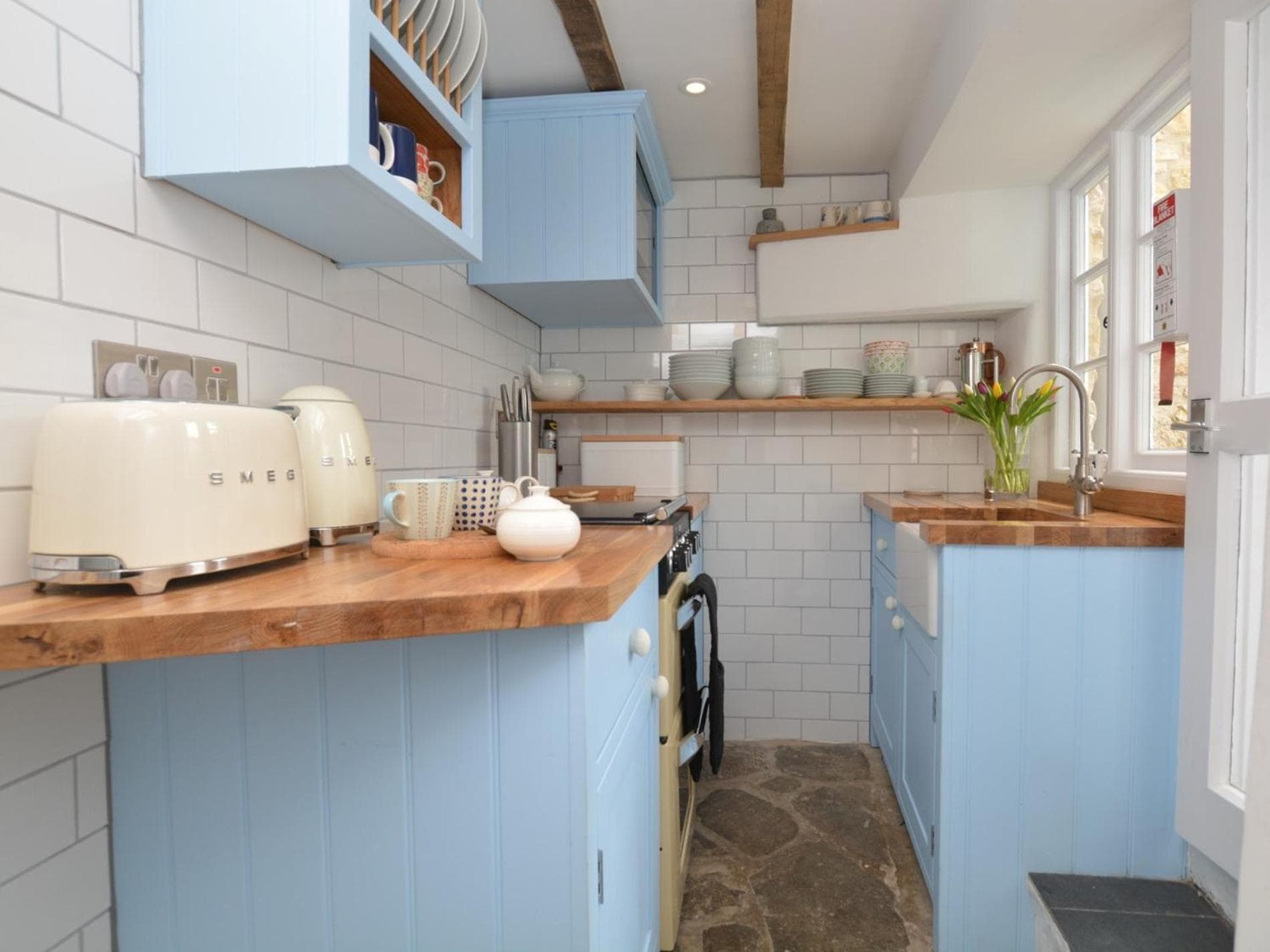 2 Bed in Bridport oc-dc166 photo 4