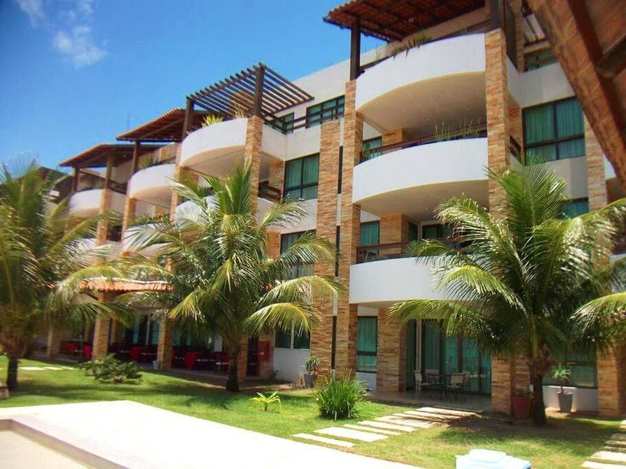 FLAT ENCANTADOR PÉ NA AREIA 2 SUÍTES- WATERFRONT