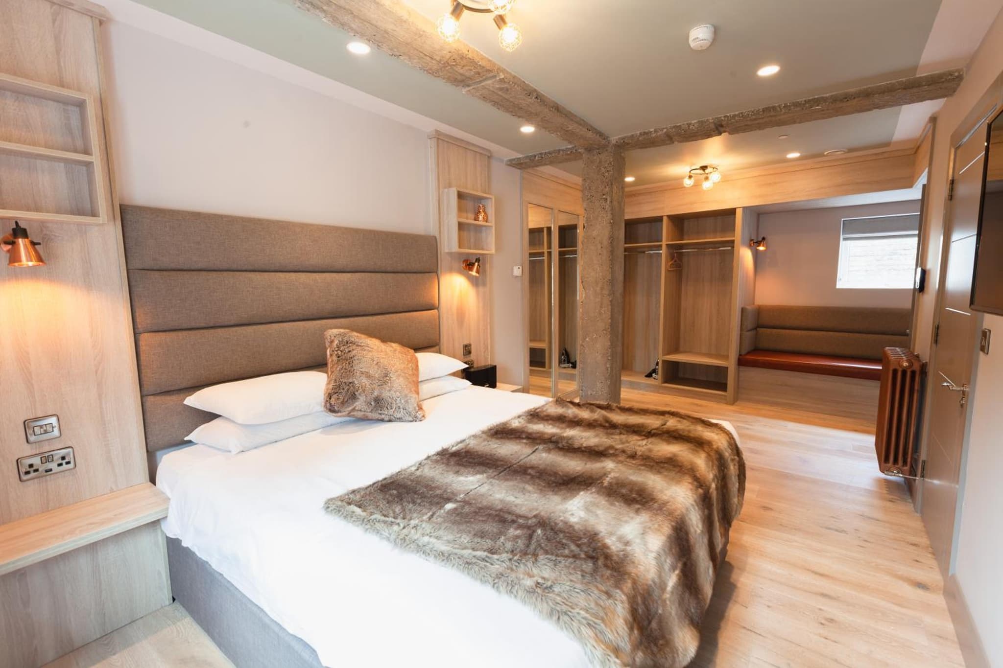 Clarendon Suites photo 6