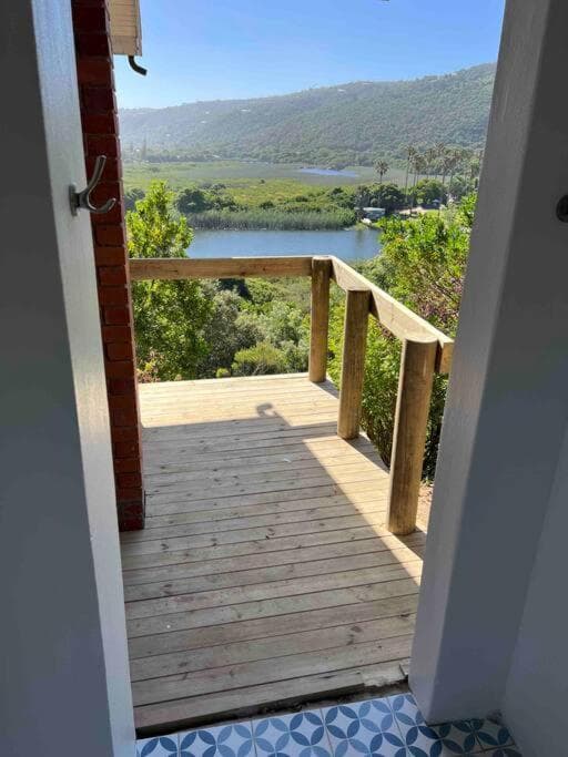 Wilderness deckhouse. views!/sun/sea/river/kayaks photo 7