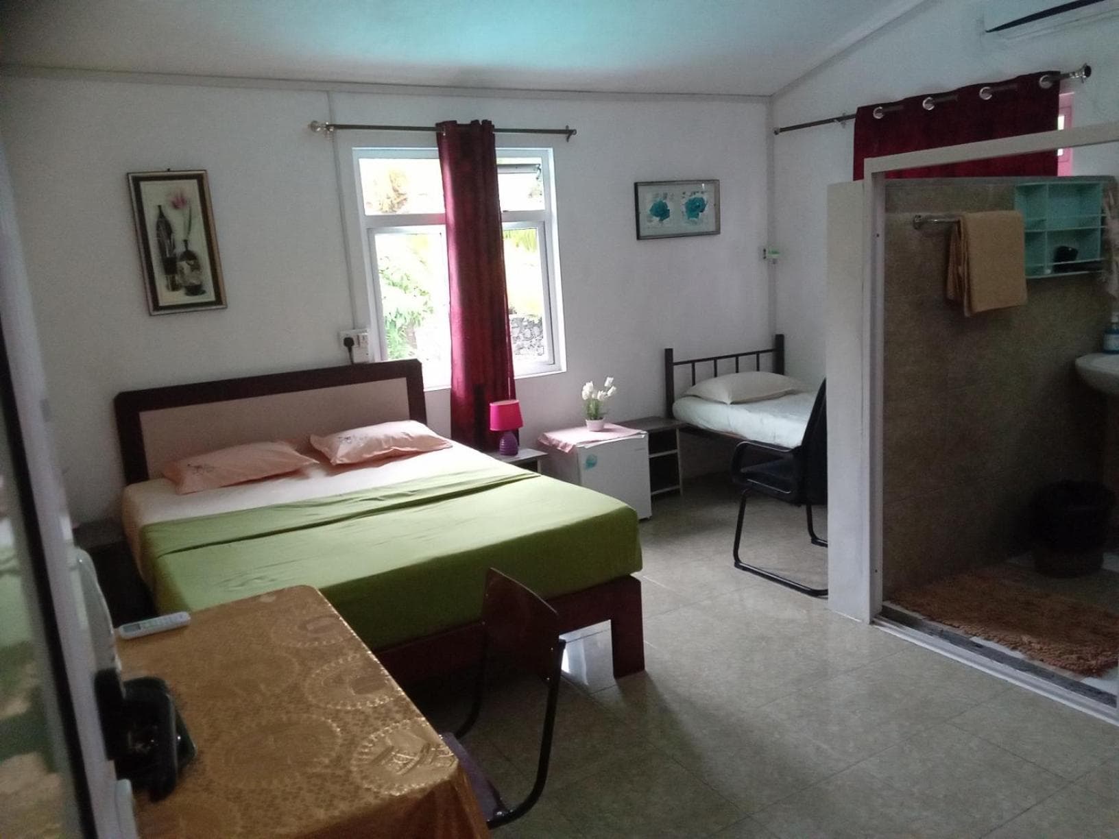 Chez Ronald Guest House photo 4
