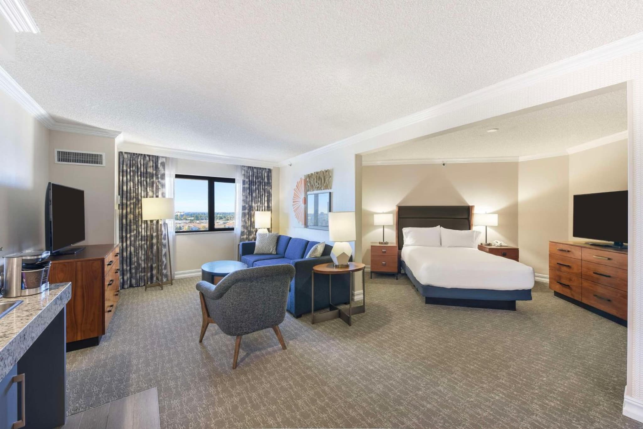 Embassy Suites by Hilton Anaheim-Orange photo 8