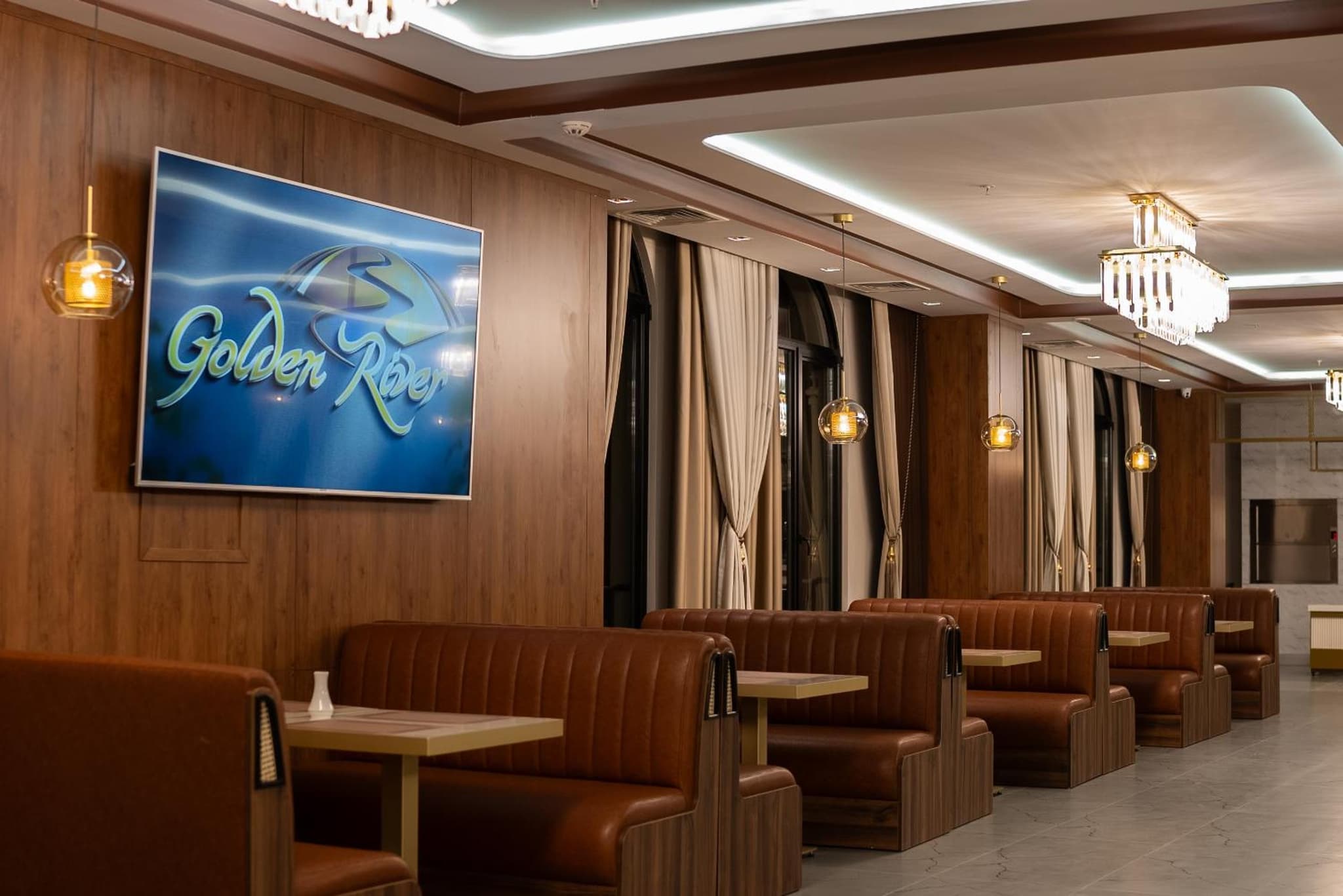 Golden River Hotel By Continent photo 8