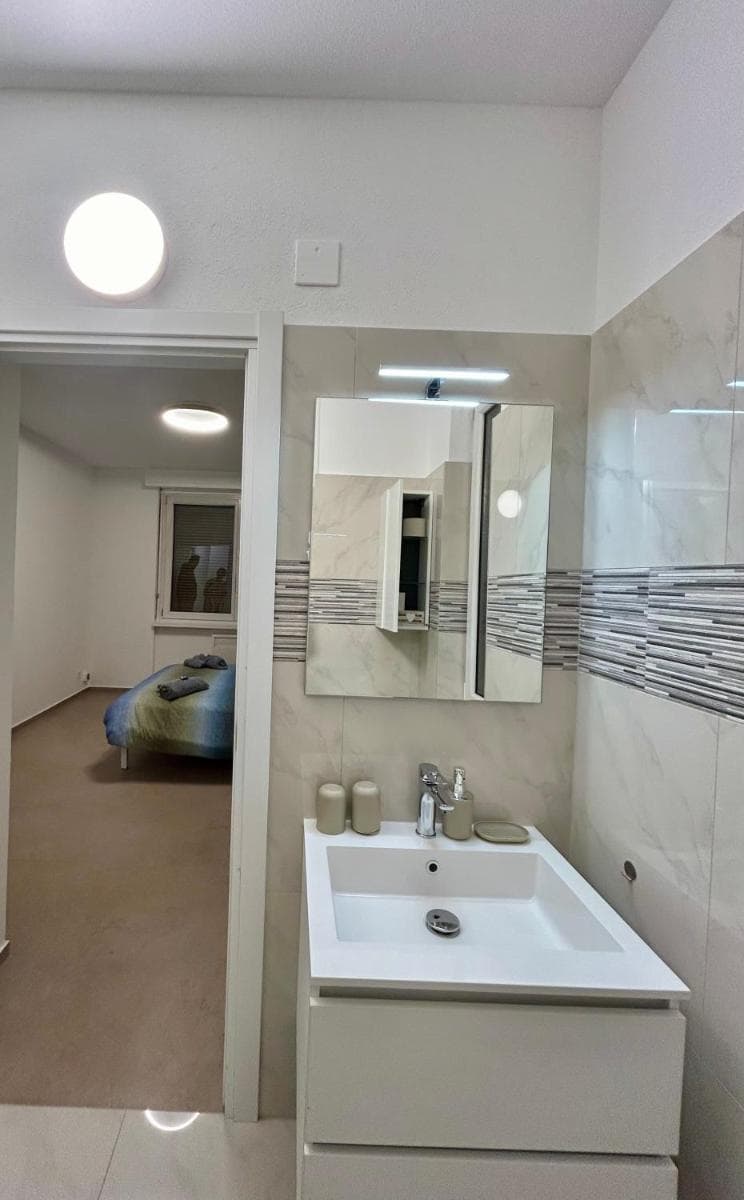La Veranda Guest Rooms - Free Public Transport & Parking, close to City Center photo 2