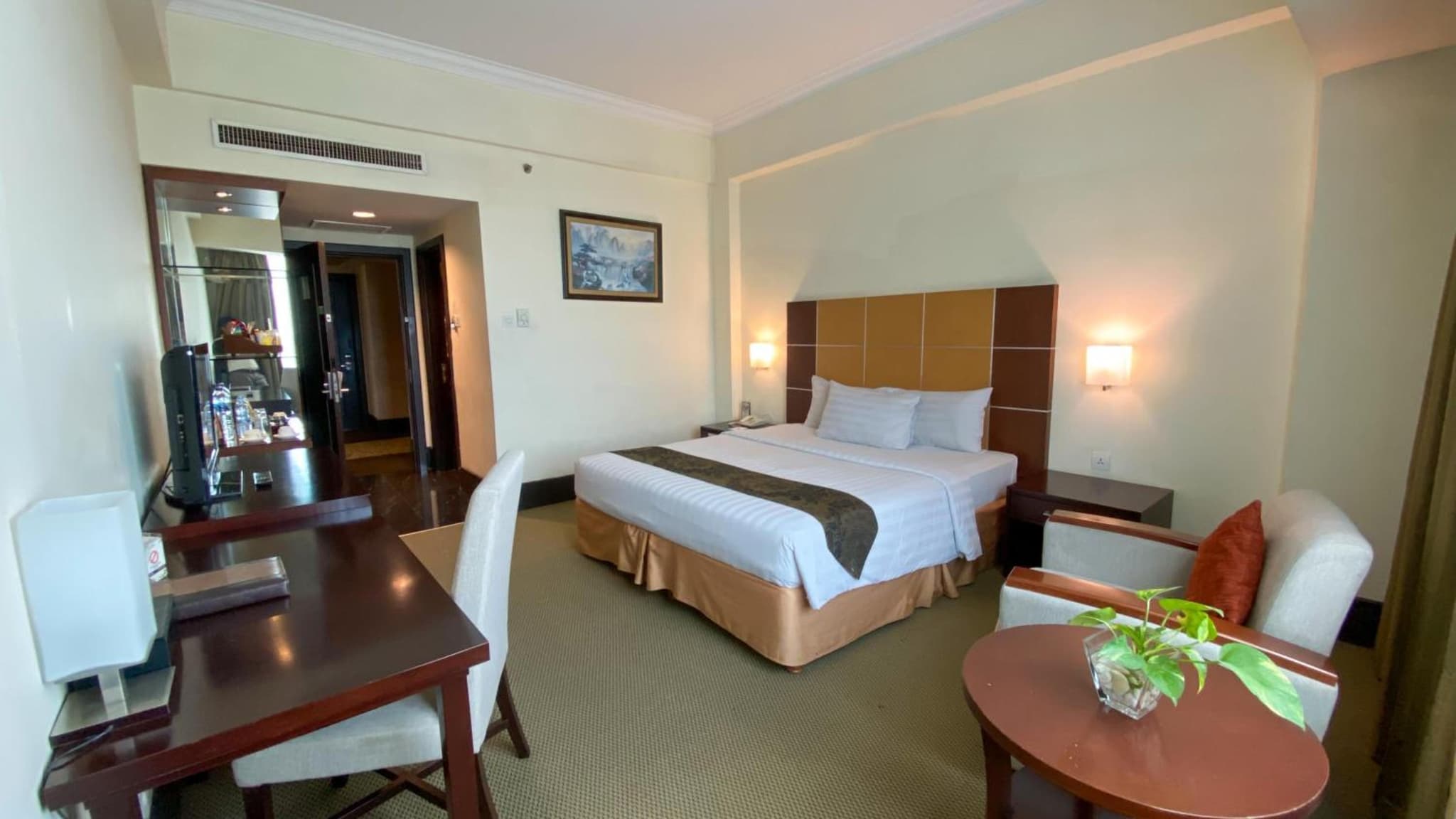 Emerald Garden International Hotel photo 3