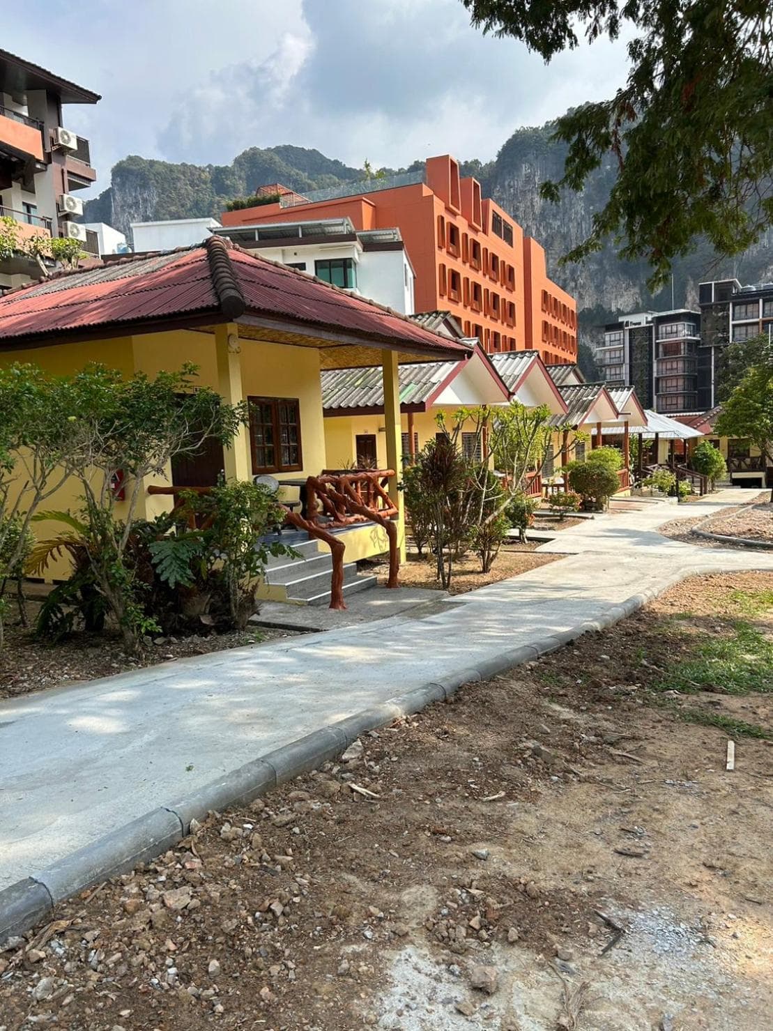 Adam Bungalows photo 2