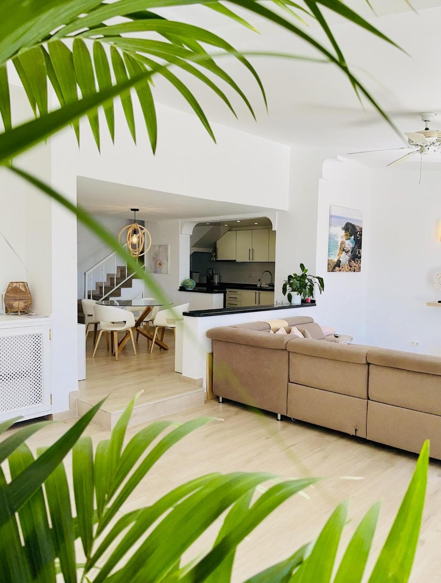 Luxury Villa with sea view, private jacuzzi & heated pool
