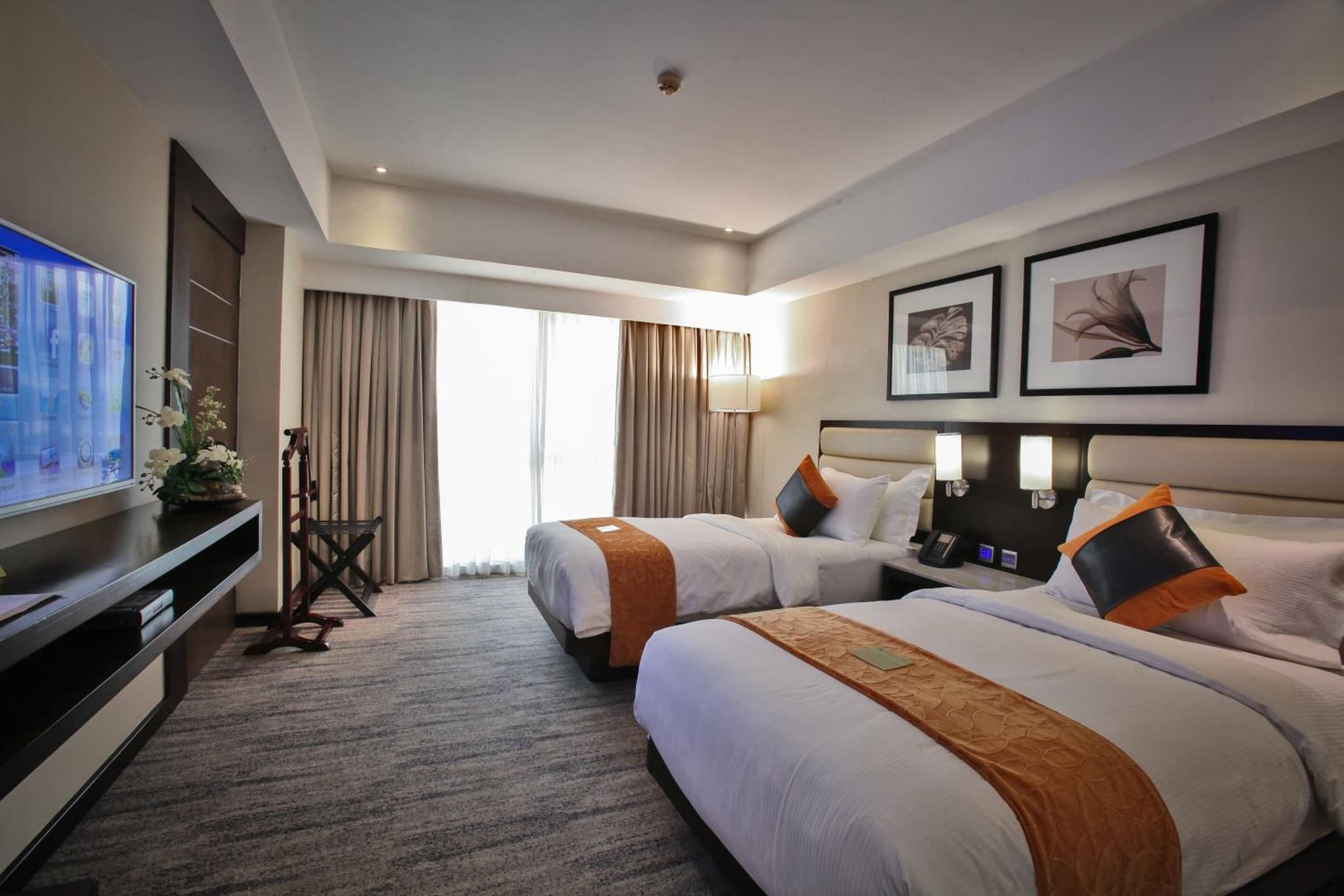 Limketkai Luxe Hotel photo 2