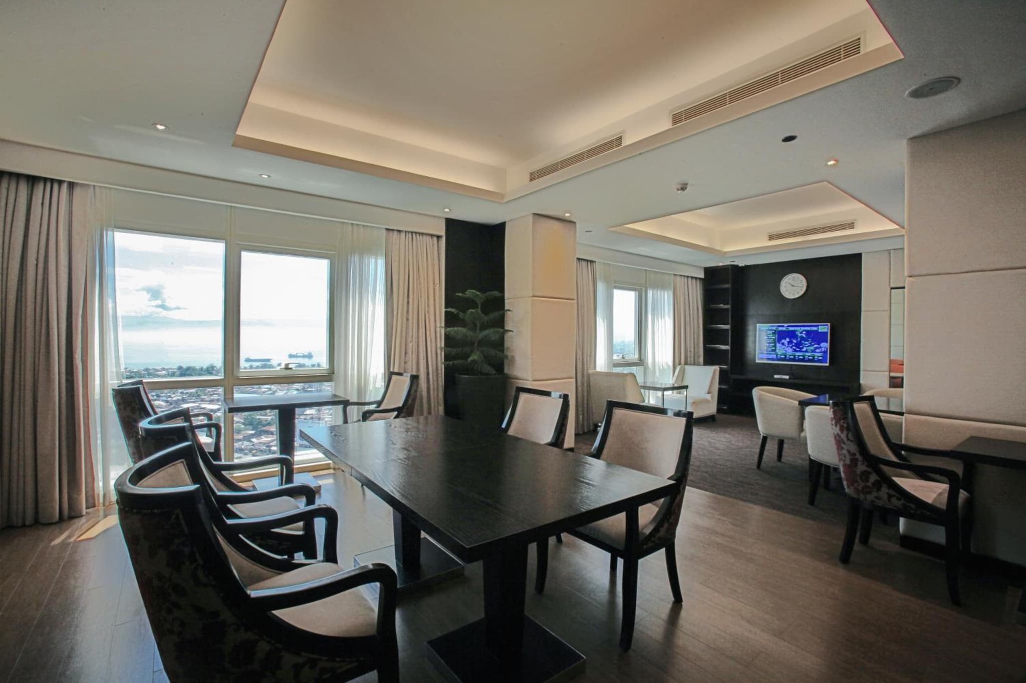 Limketkai Luxe Hotel photo 4