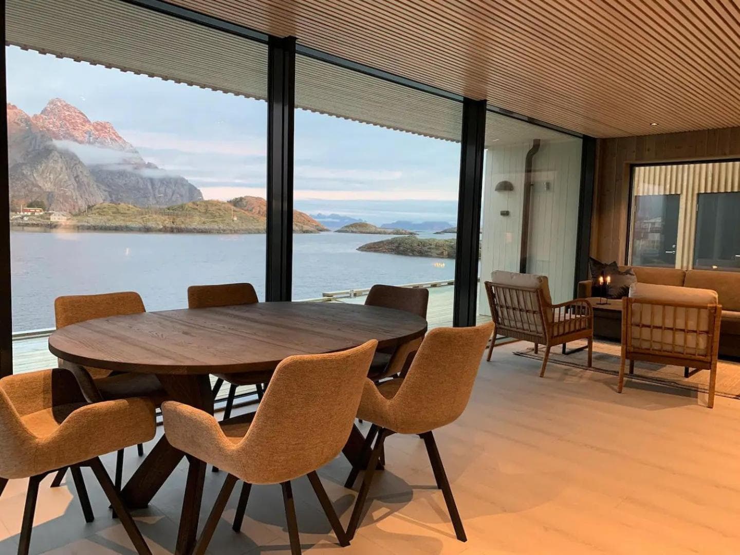 Stor moderne leilighet i Henningsvær, 70 kvm photo 2