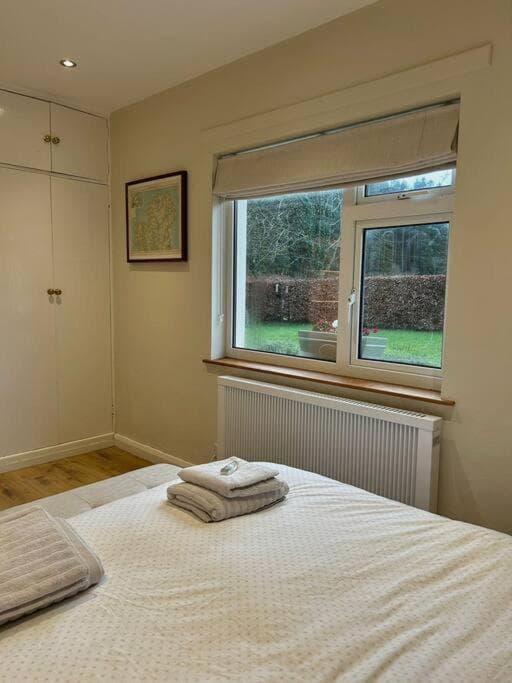 Favour Royal Cottage - dog friendly forest escape photo 4