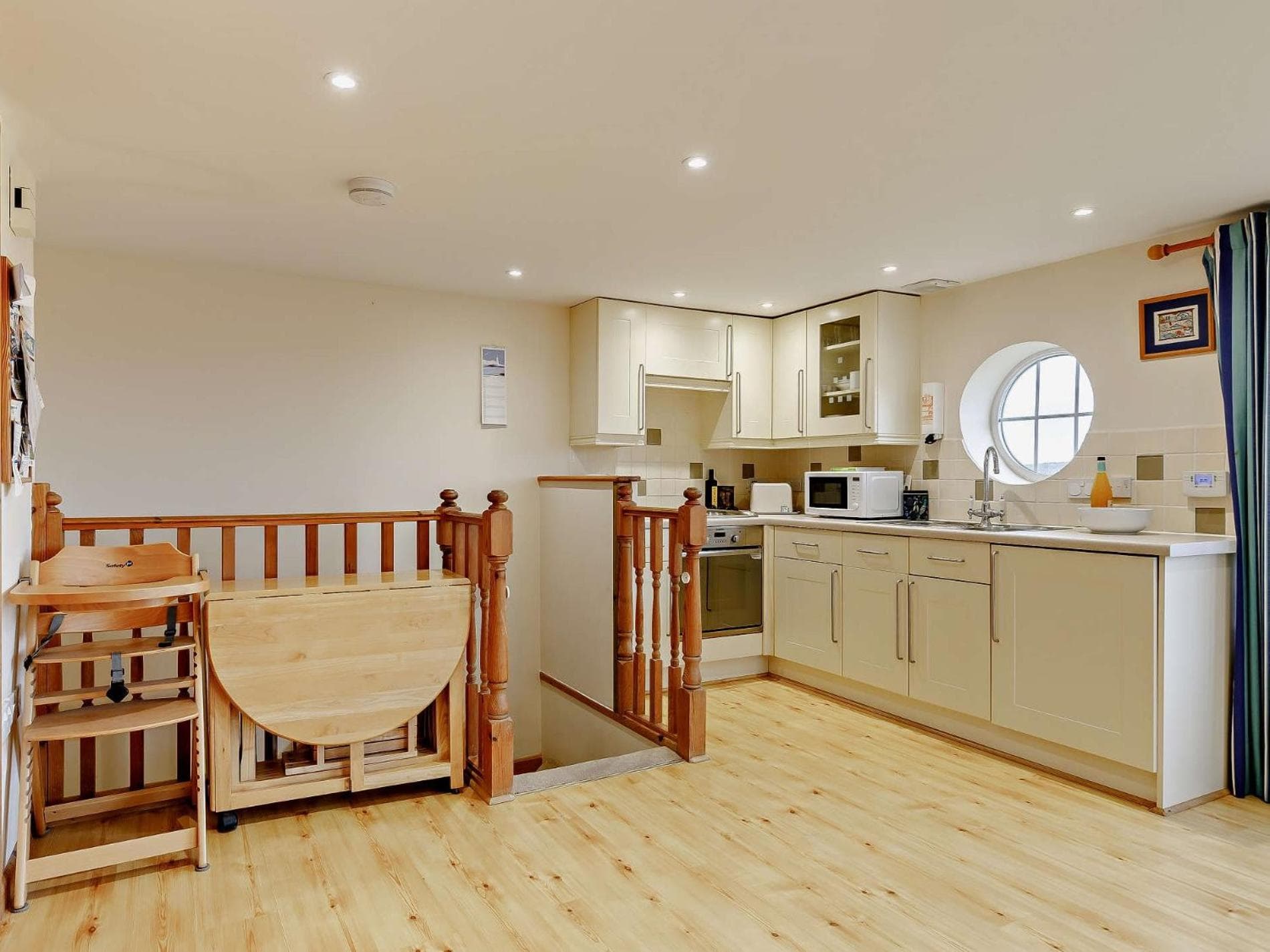 1 Bed in Sidmouth oc-hayes photo 2