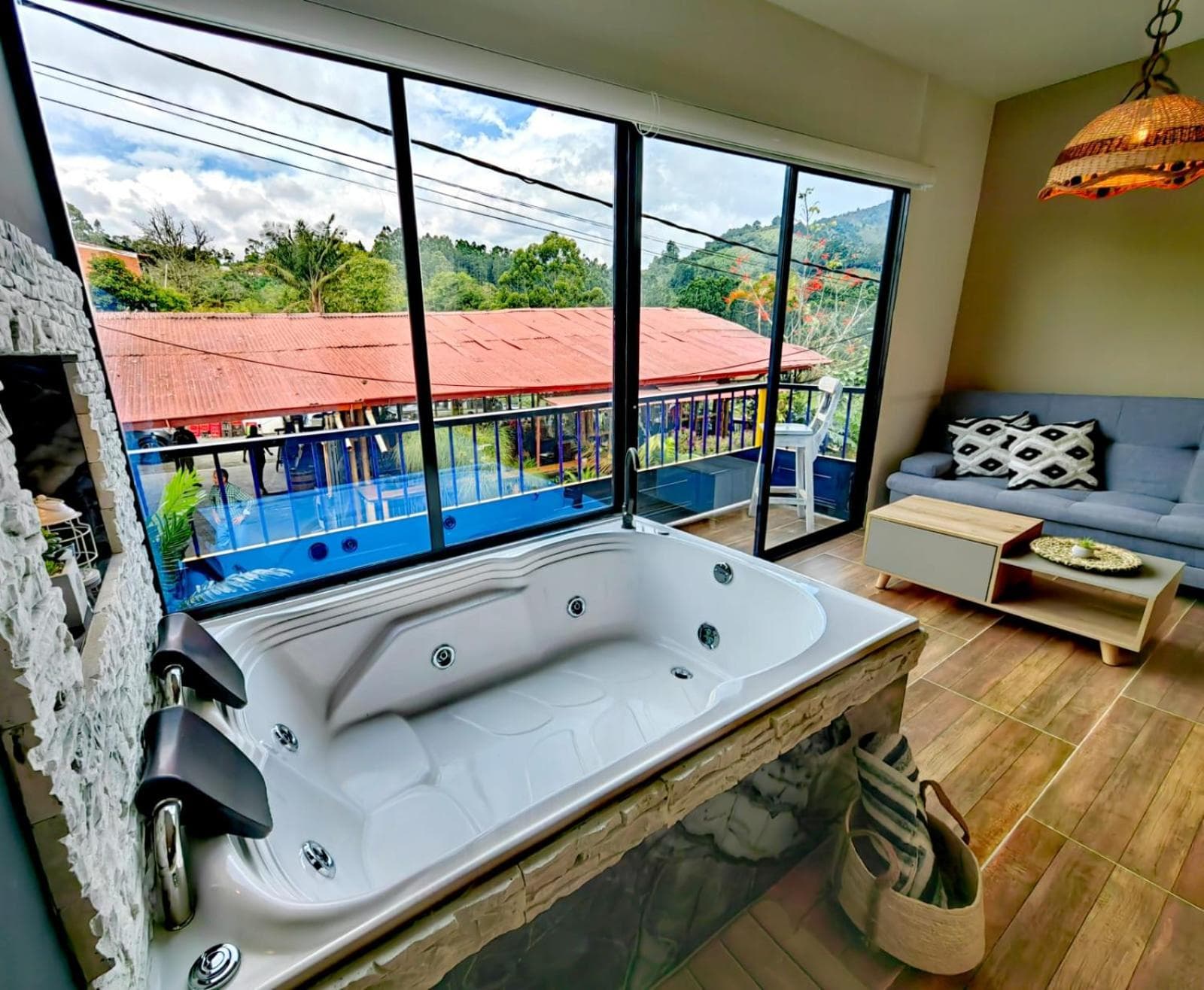Habitacion Deluxe 2 con Jacuzzi a 20 mt del parque photo 3
