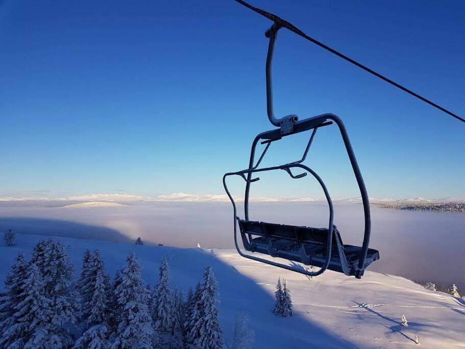 Eventyrlig Tømmerhytte på Gårdstun photo 2