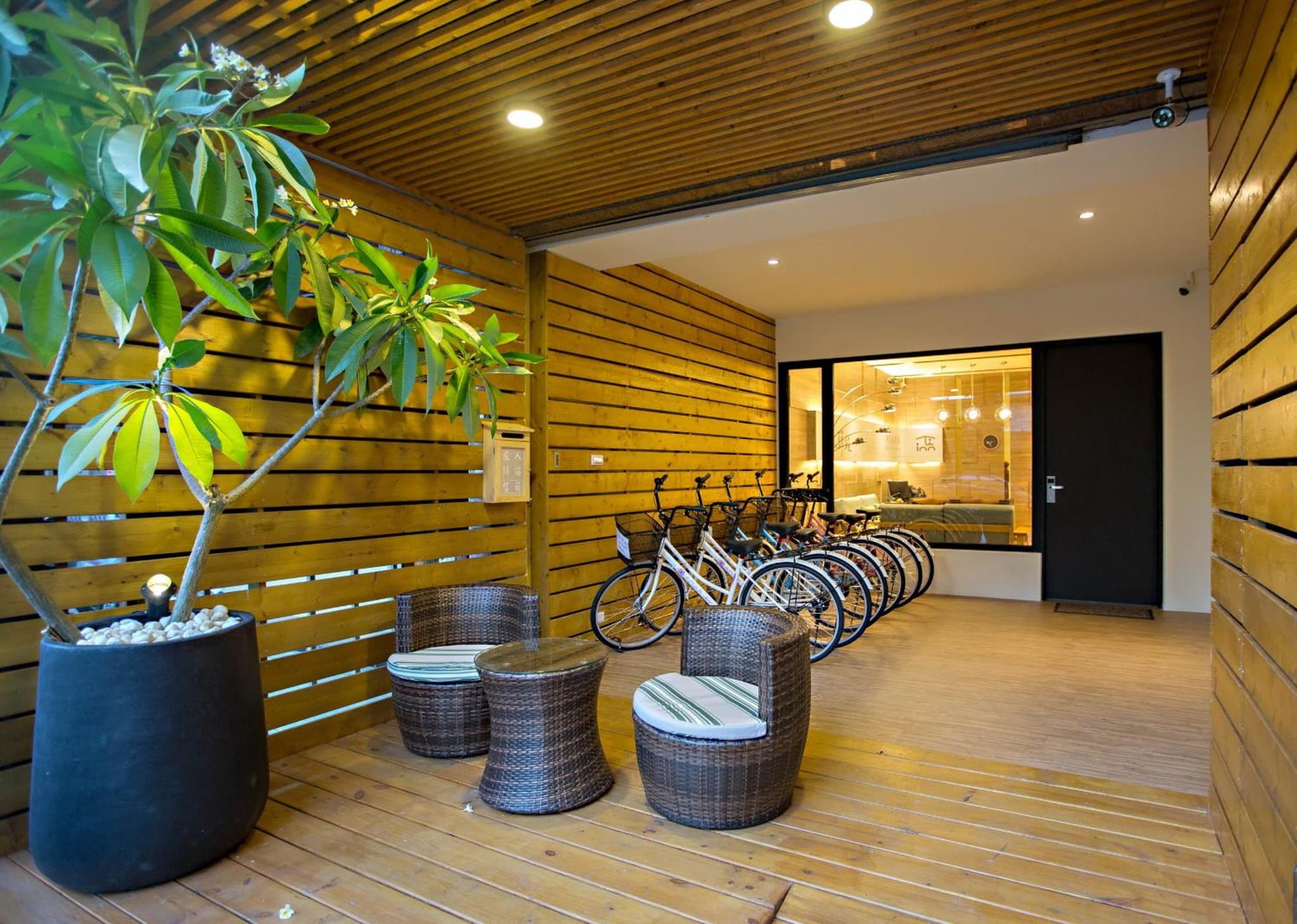 Traveller Inn - Book Haus photo 8