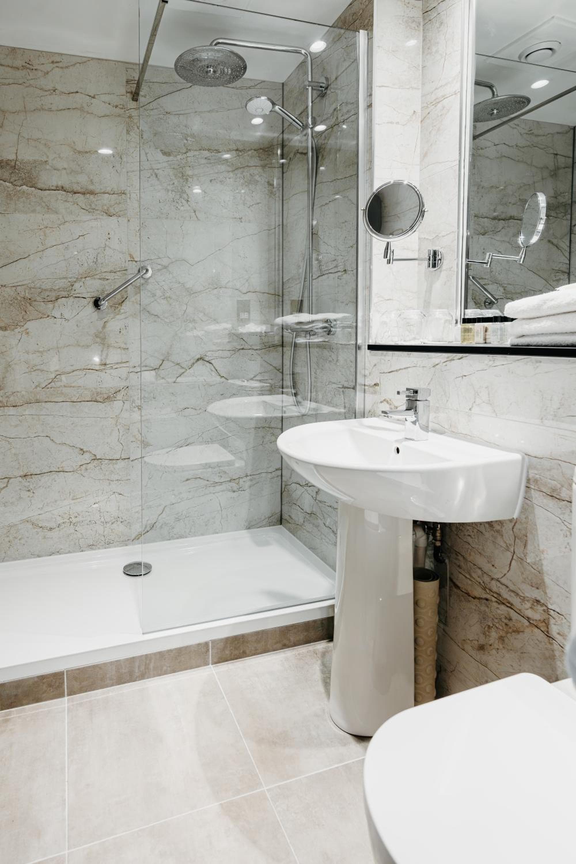 Drury Court Hotel photo 8