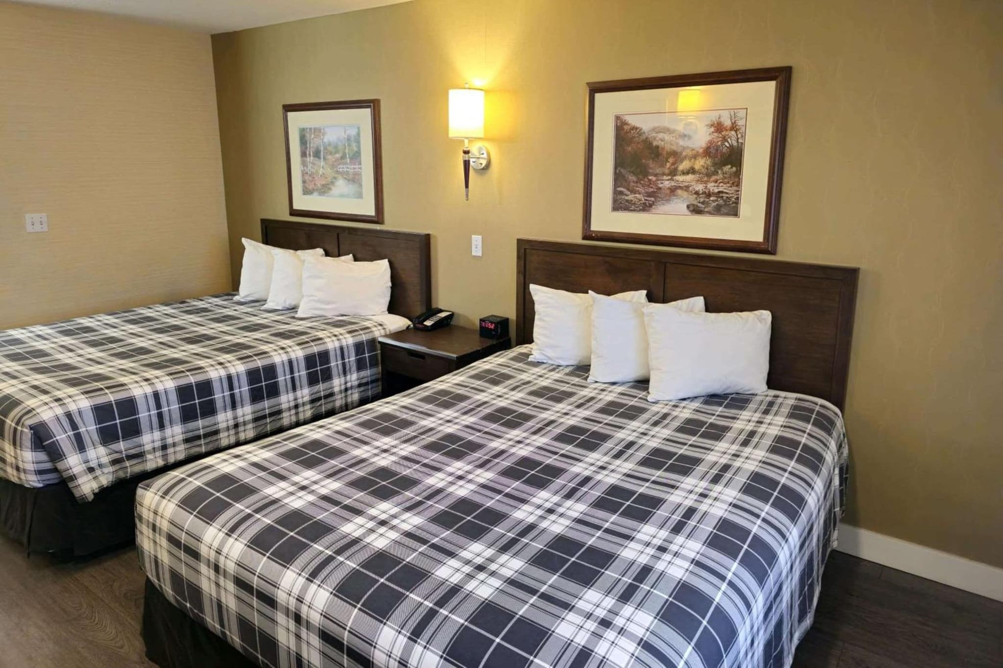 Rodeway Inn & Suites photo 7
