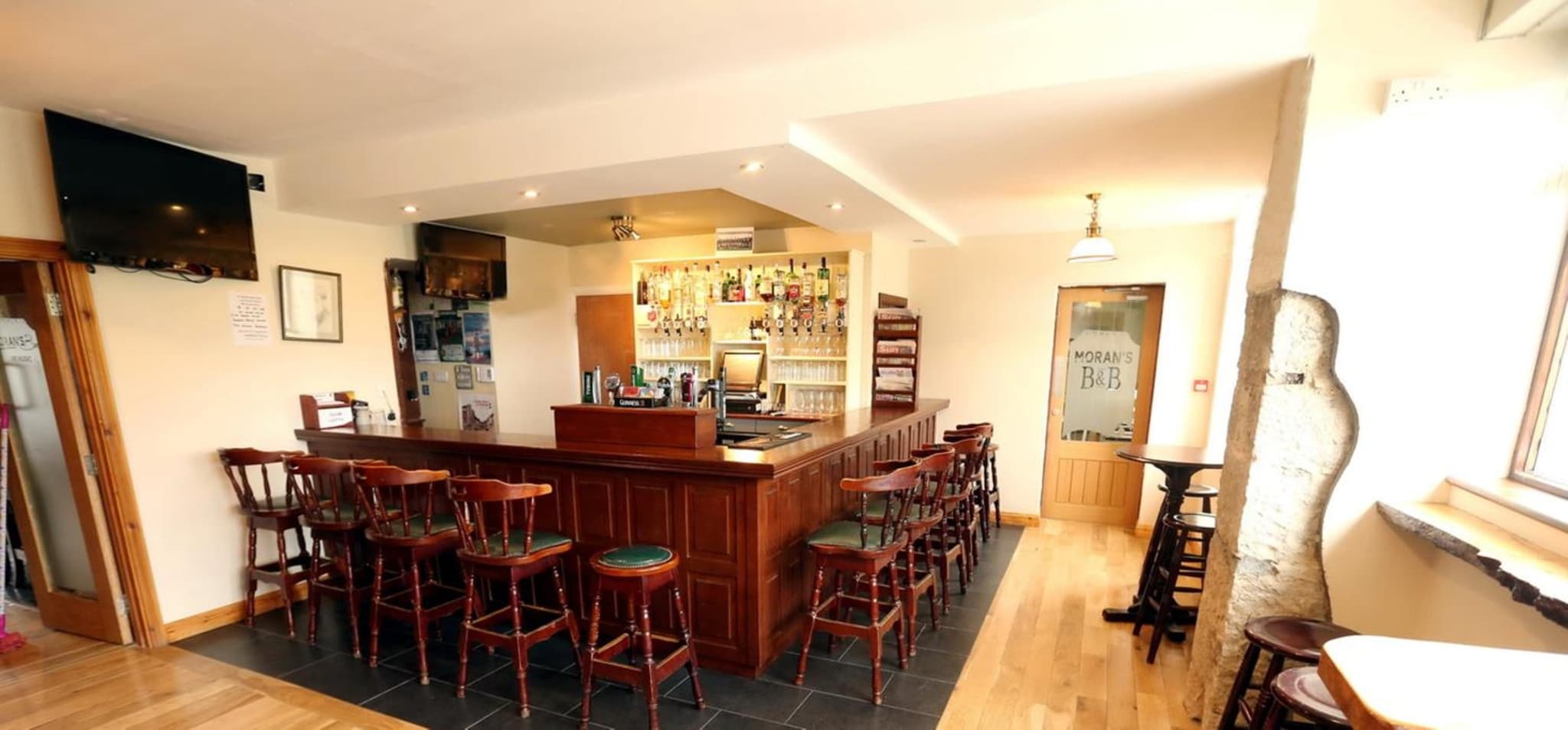 Moran's Bar & B&B photo 4