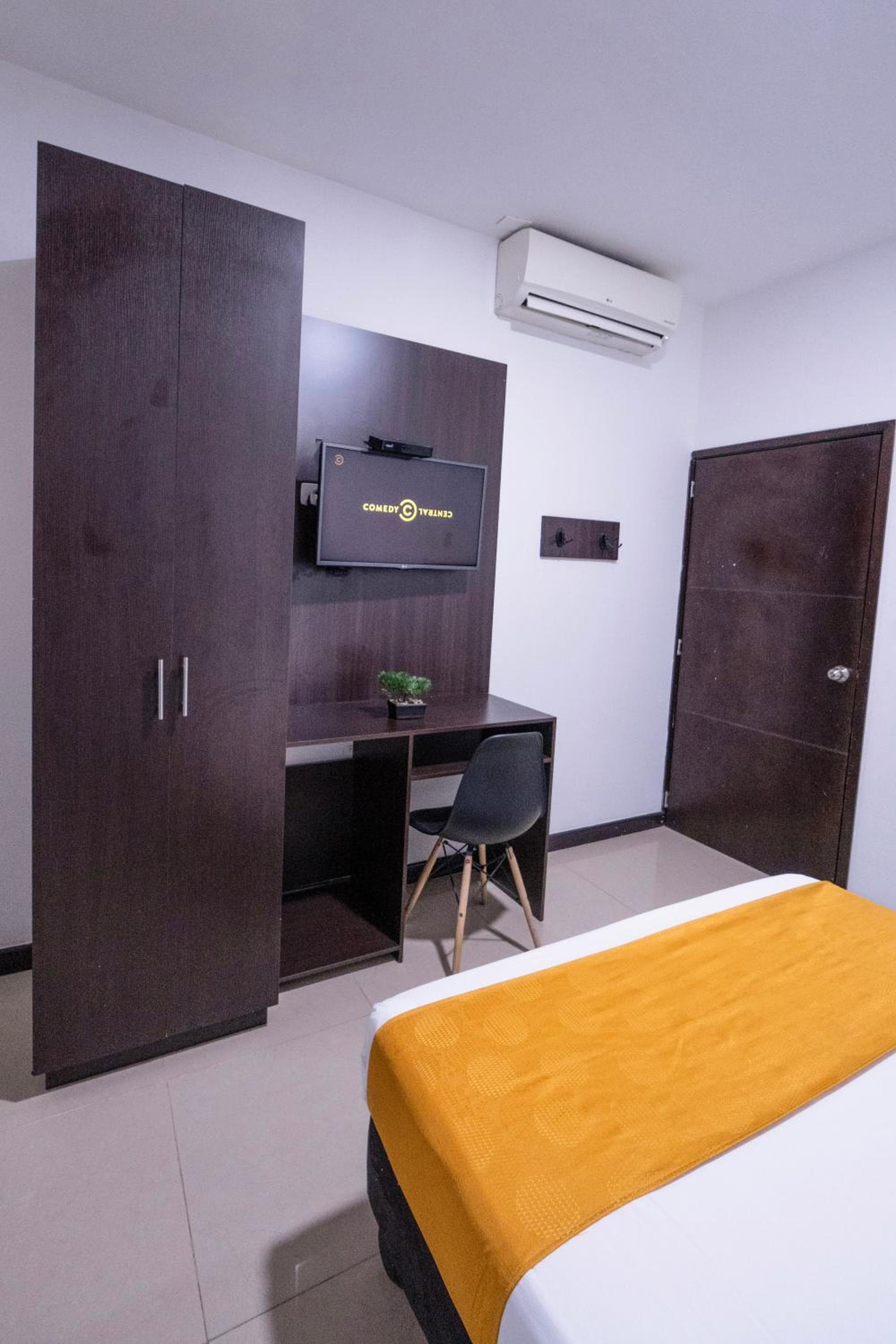 Sixth House Suite photo 8