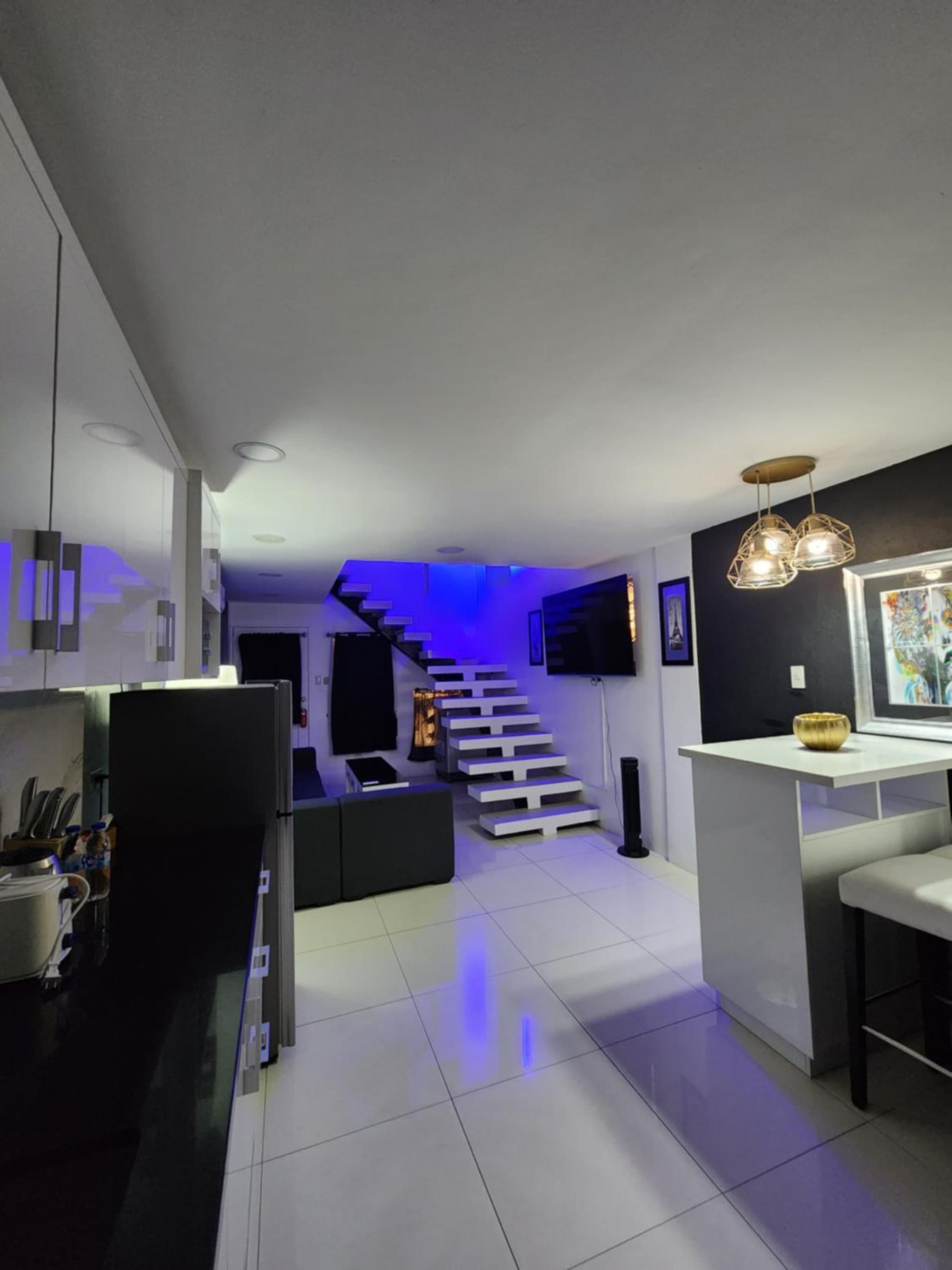 Kandi Suites 2BR with private Jacuzzi 500 Mbps internet photo 5