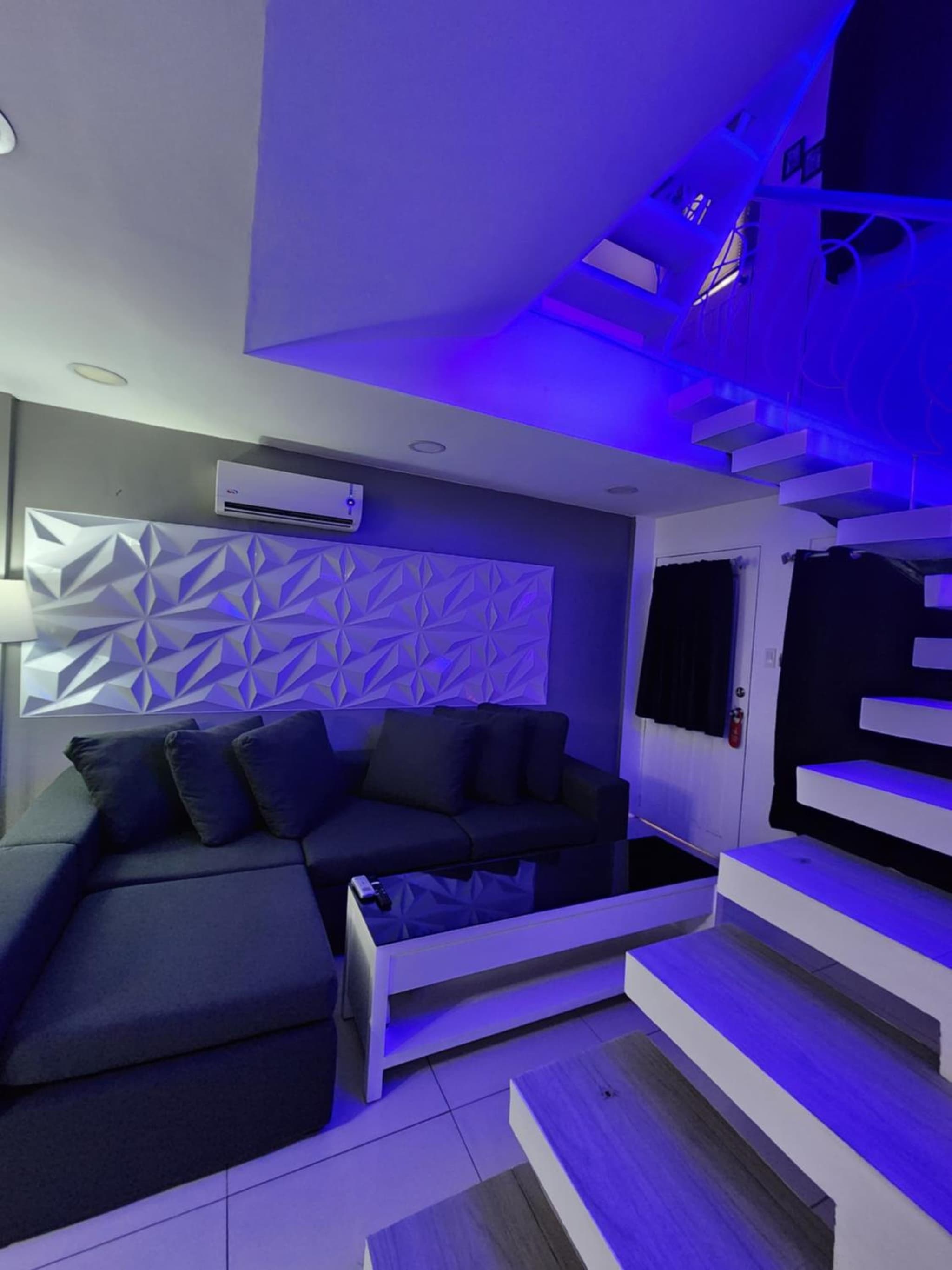 Kandi Suites 2BR with private Jacuzzi 500 Mbps internet photo 3