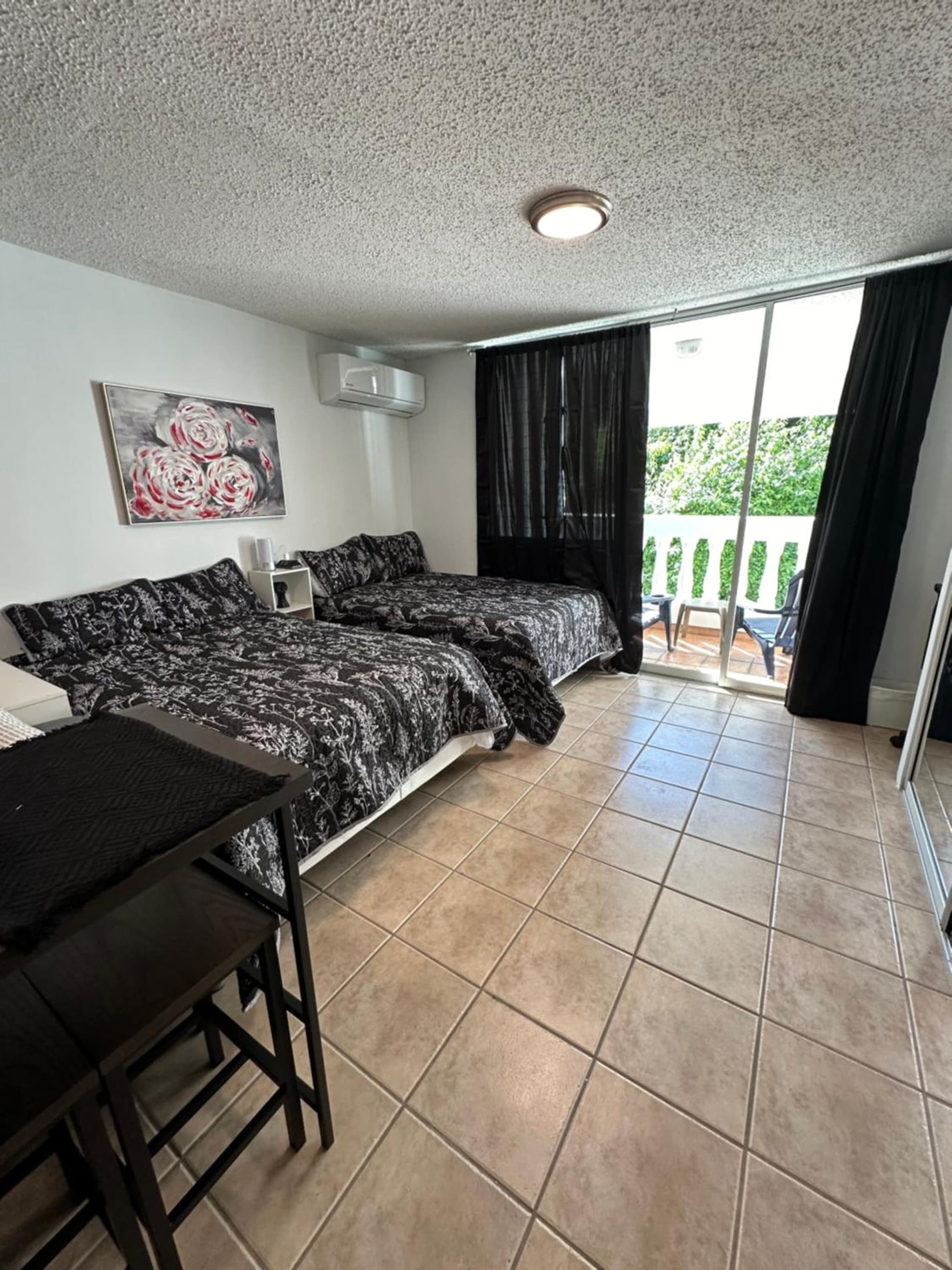 Beachfront Studio Apt w/ Full Kitchen & Pool photo 6