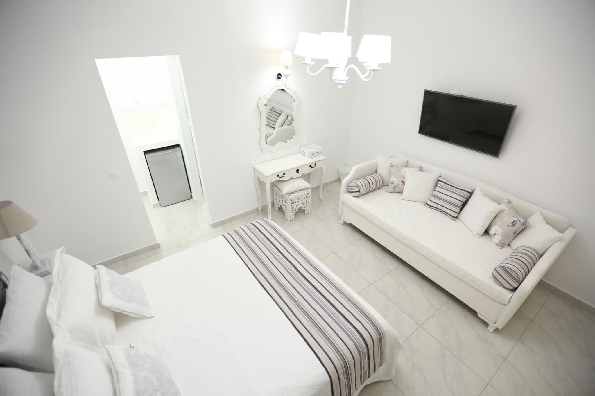 The White Suites photo 8
