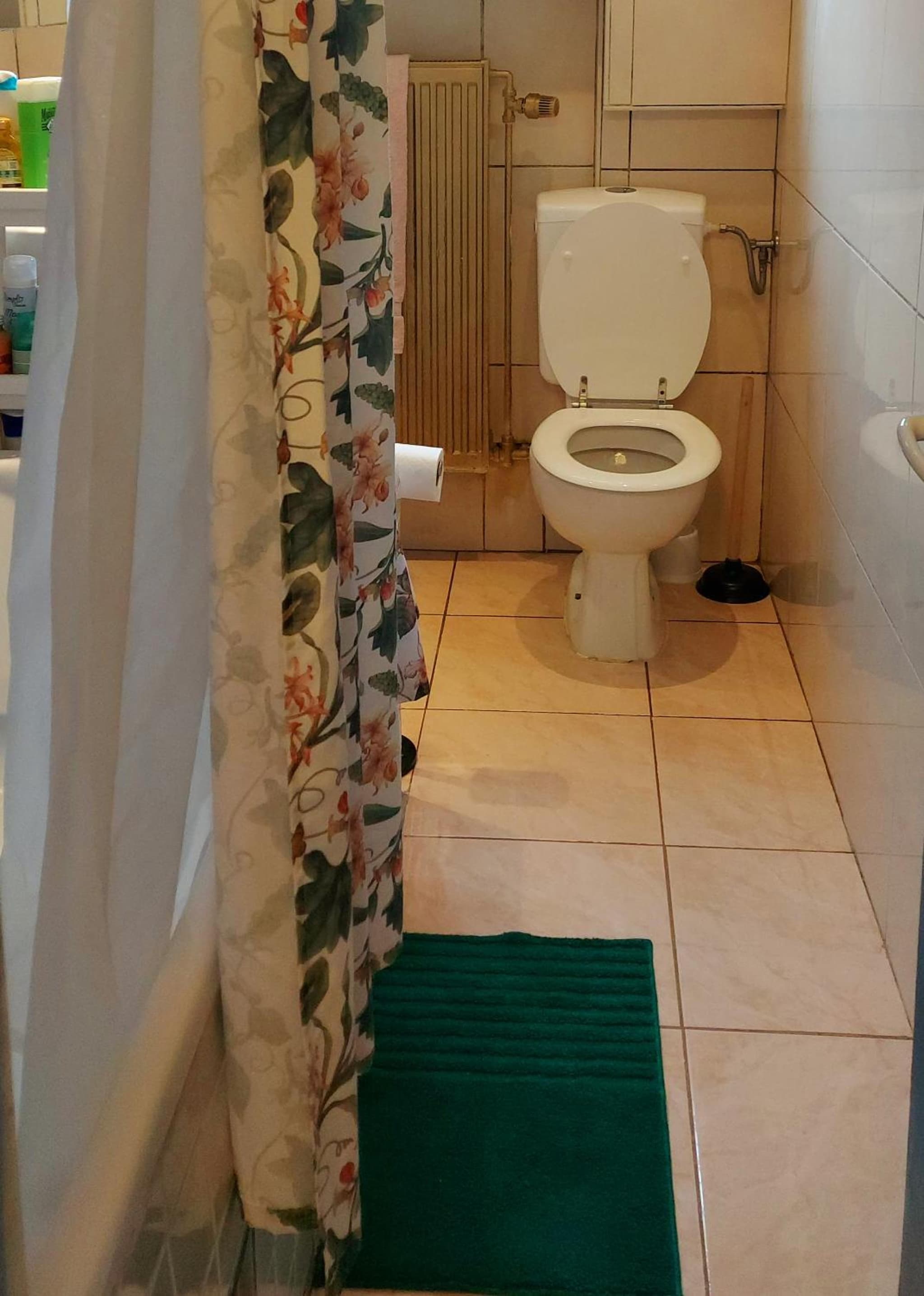 Belle chambre dans un quartier calme photo 9