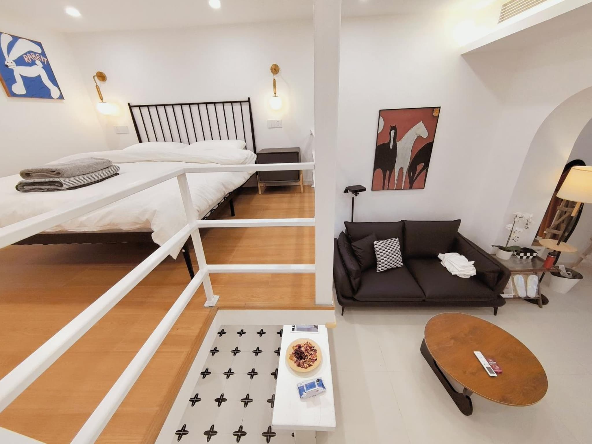 Shanghai Hills & ZINN City Loft Near Metro Line 1 Changshu Rd and Close to Tianzi Fang photo 2