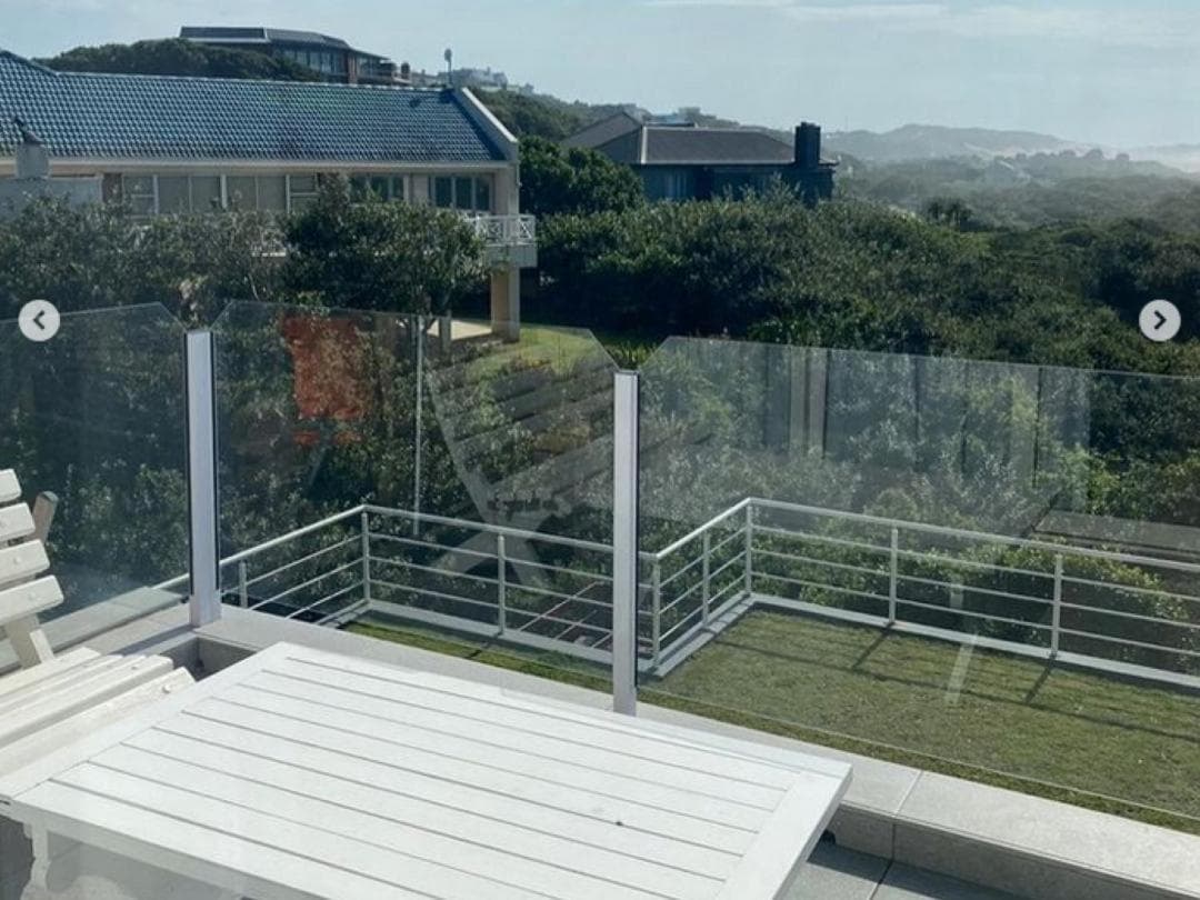 Kelly's Beachfront Apartments photo 7