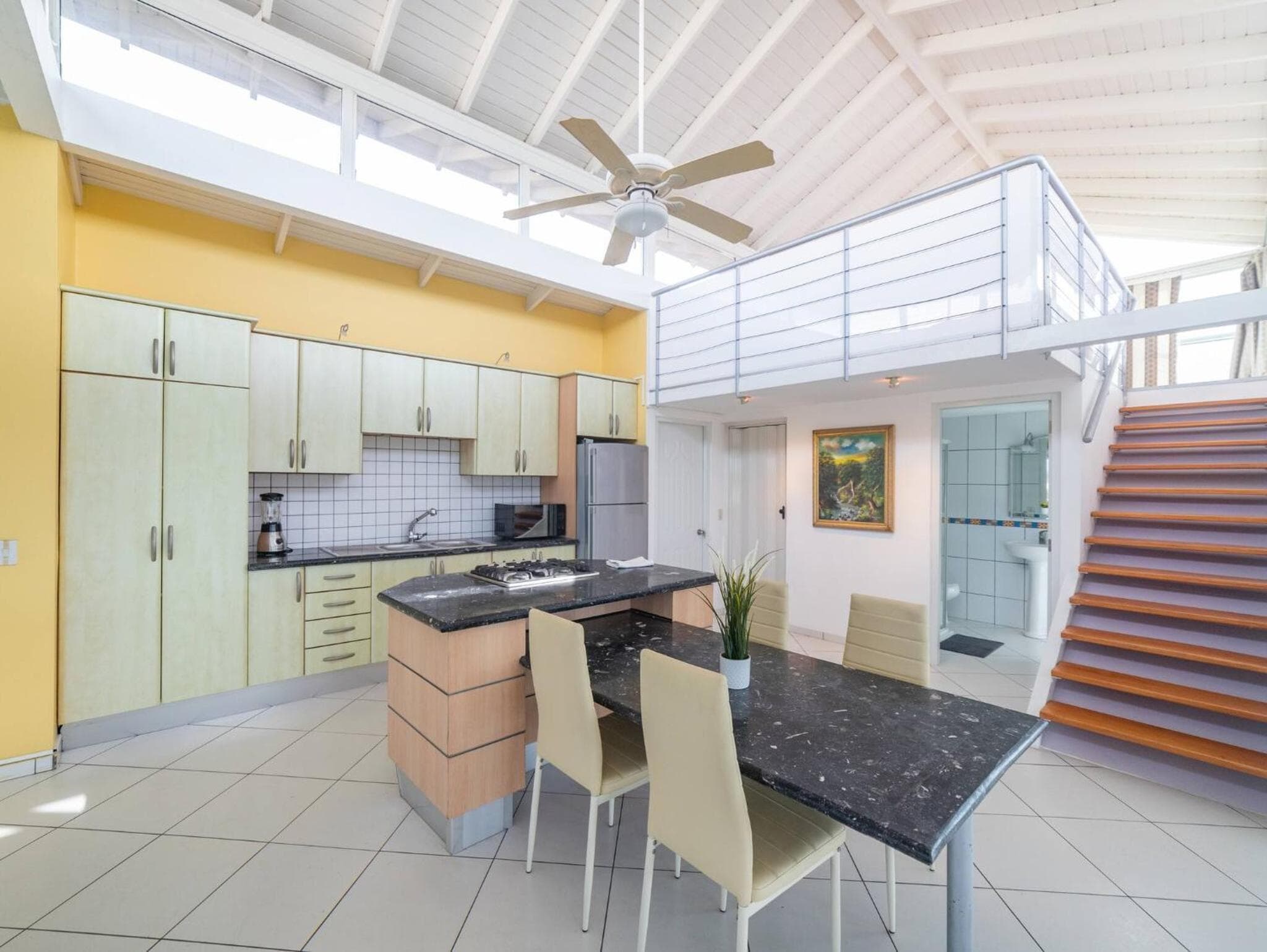 3BR Luxury Penthouse, 300m From Beach photo 3