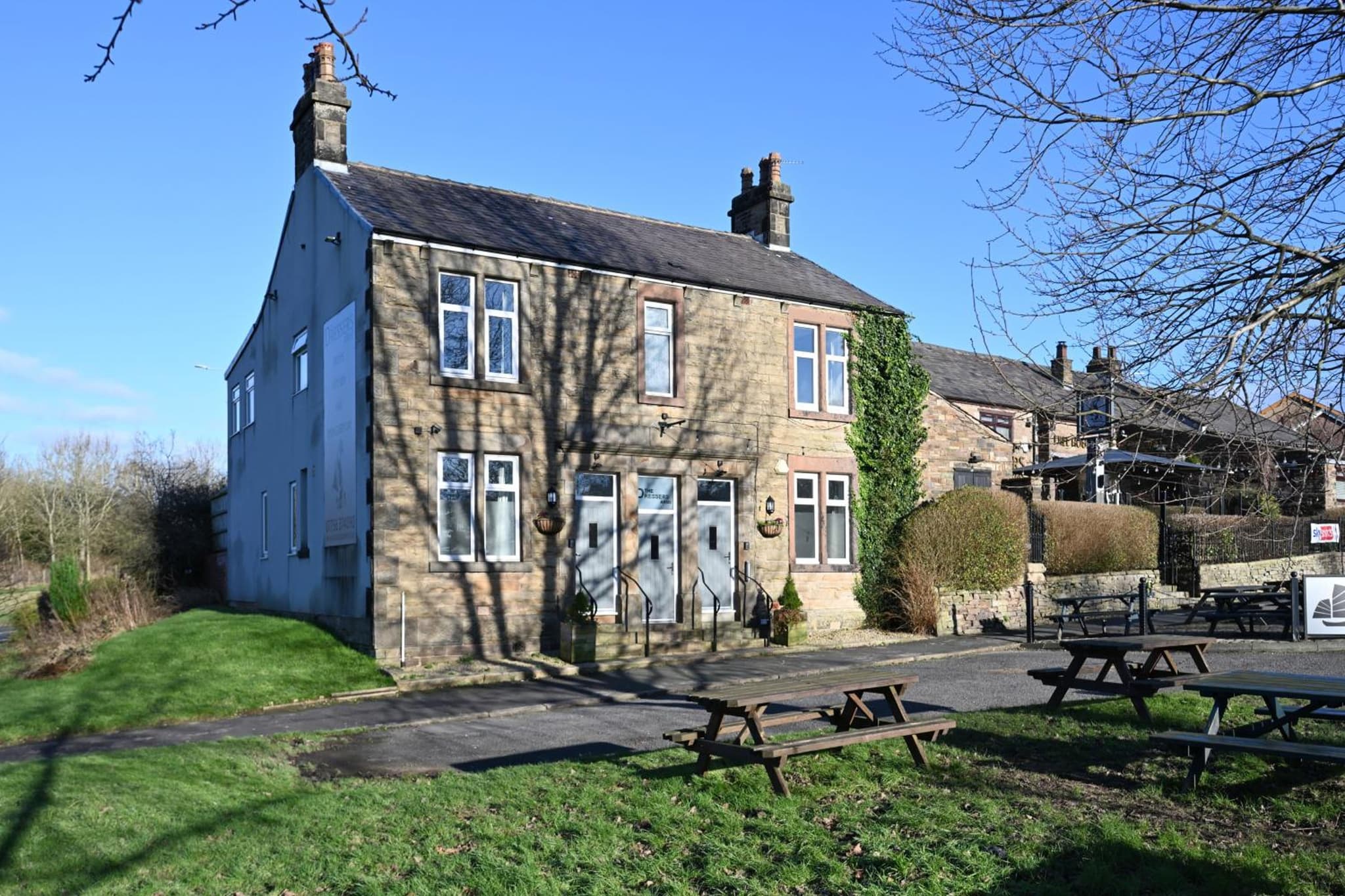 Rooms at The Dressers Arms