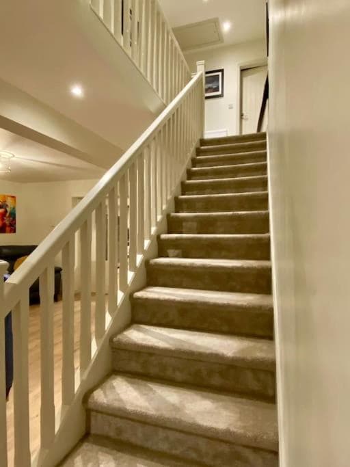 Modern family home photo 8