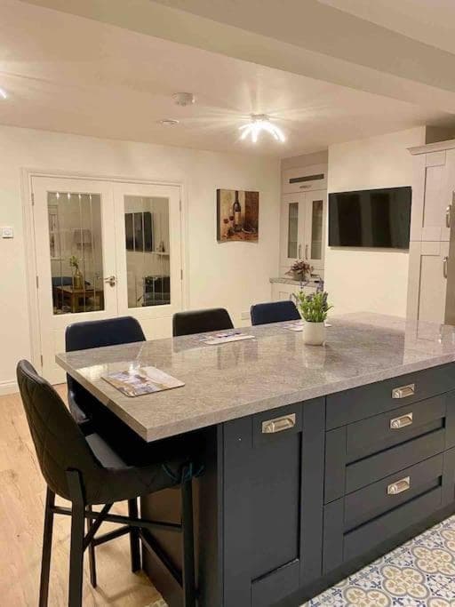 Modern family home photo 5