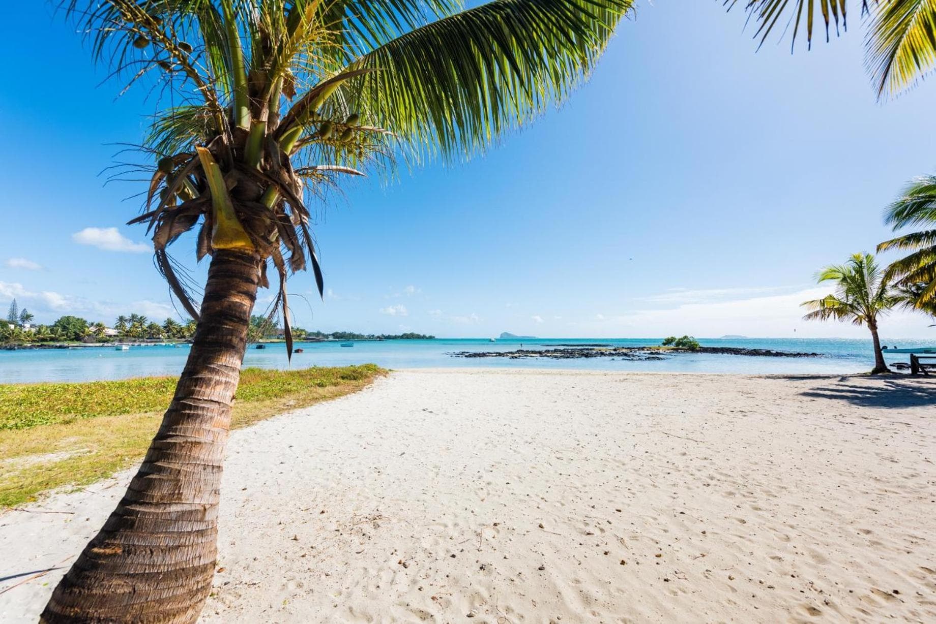 Quaint 4-bedroom Beach Villa in a fishing village