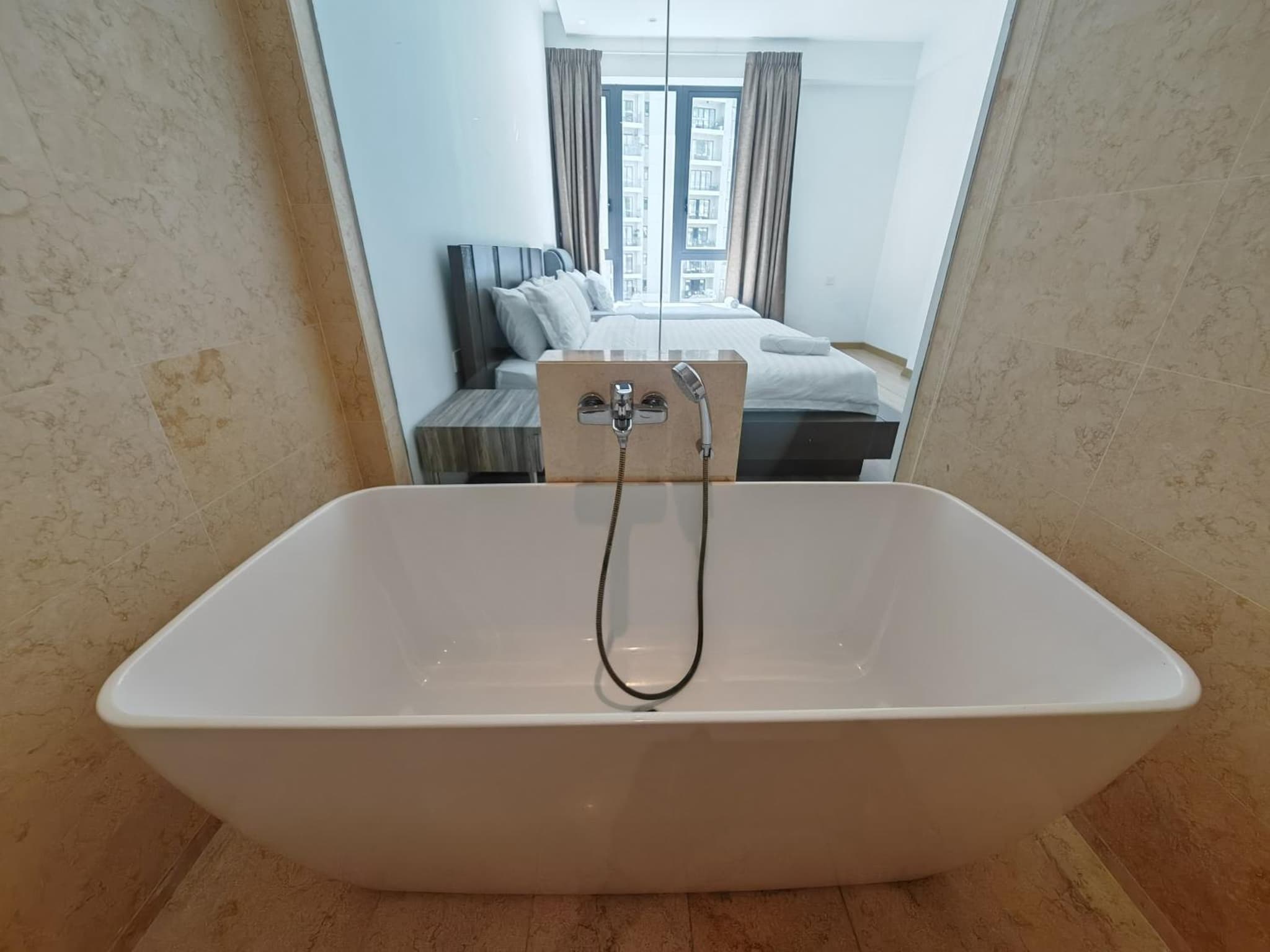 Harmony Haven with Bathtub - Jazz Suites by Ocean Luxe photo 4