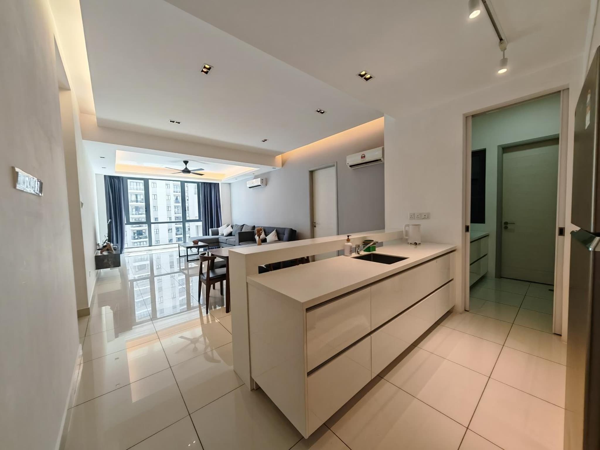 Harmony Haven with Bathtub - Jazz Suites by Ocean Luxe photo 8