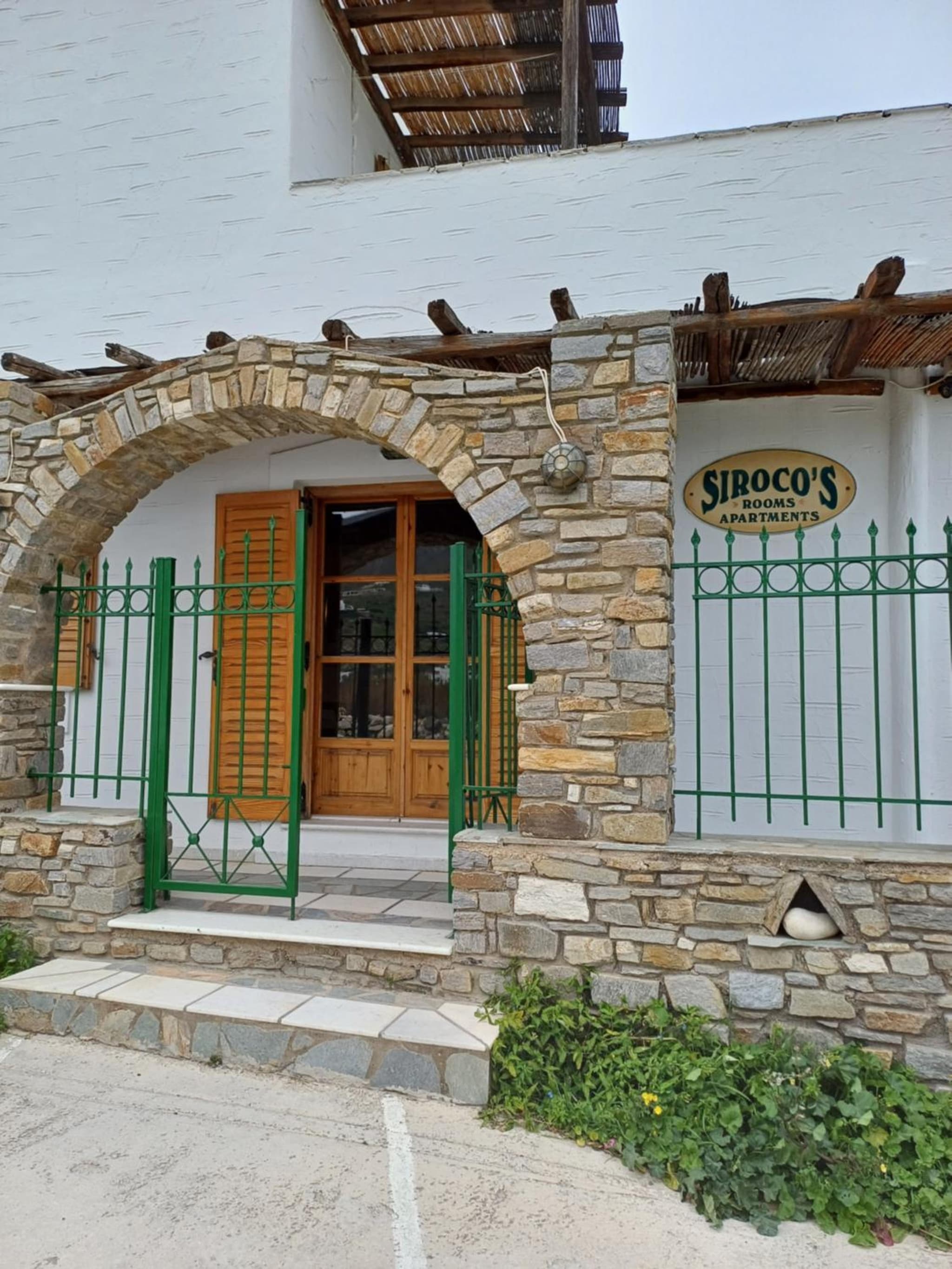 Siroco's Rooms And Studios