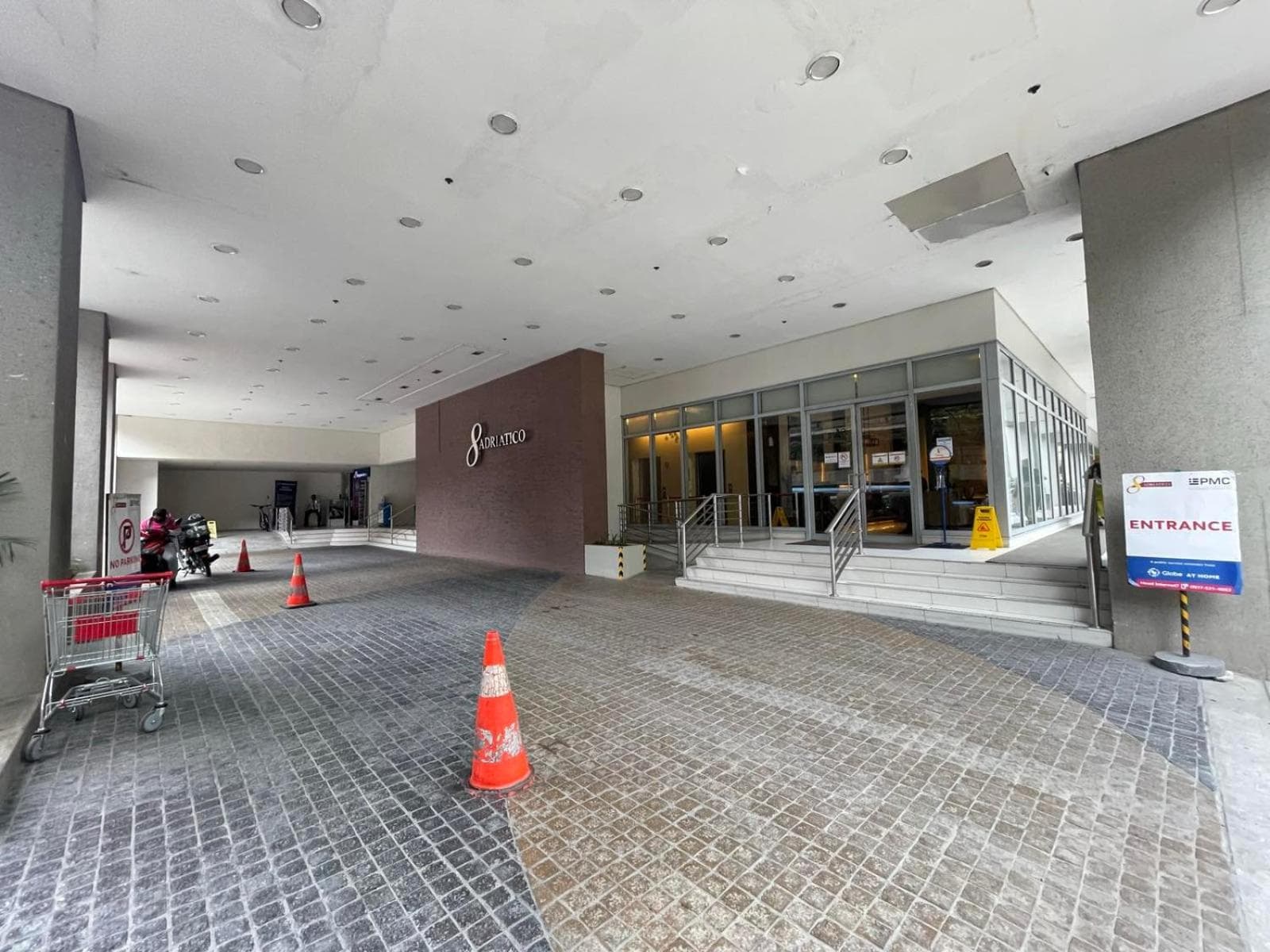 1BR FAMILY ROOM Condo staycation with 2 Queen size bed in Manila near Robinsons Place mall and SLMEC photo 9