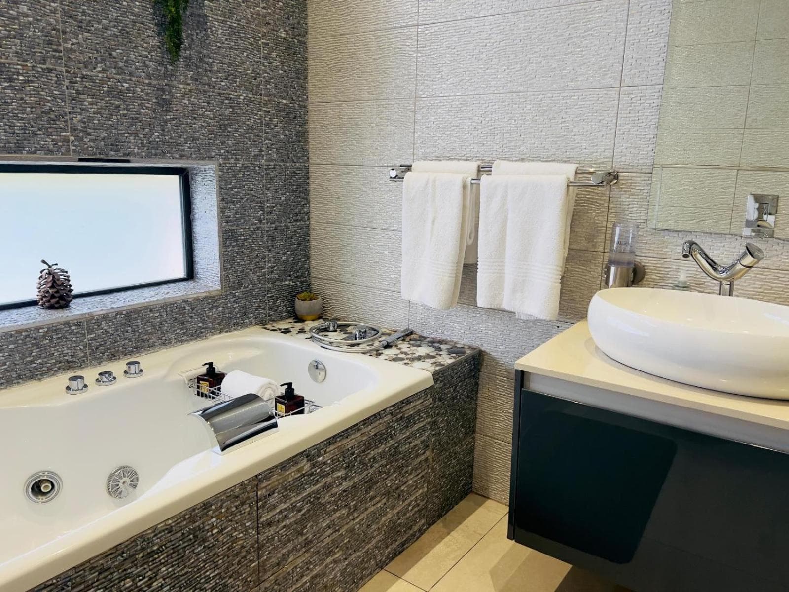 One O Eight Boutique Hotel photo 8