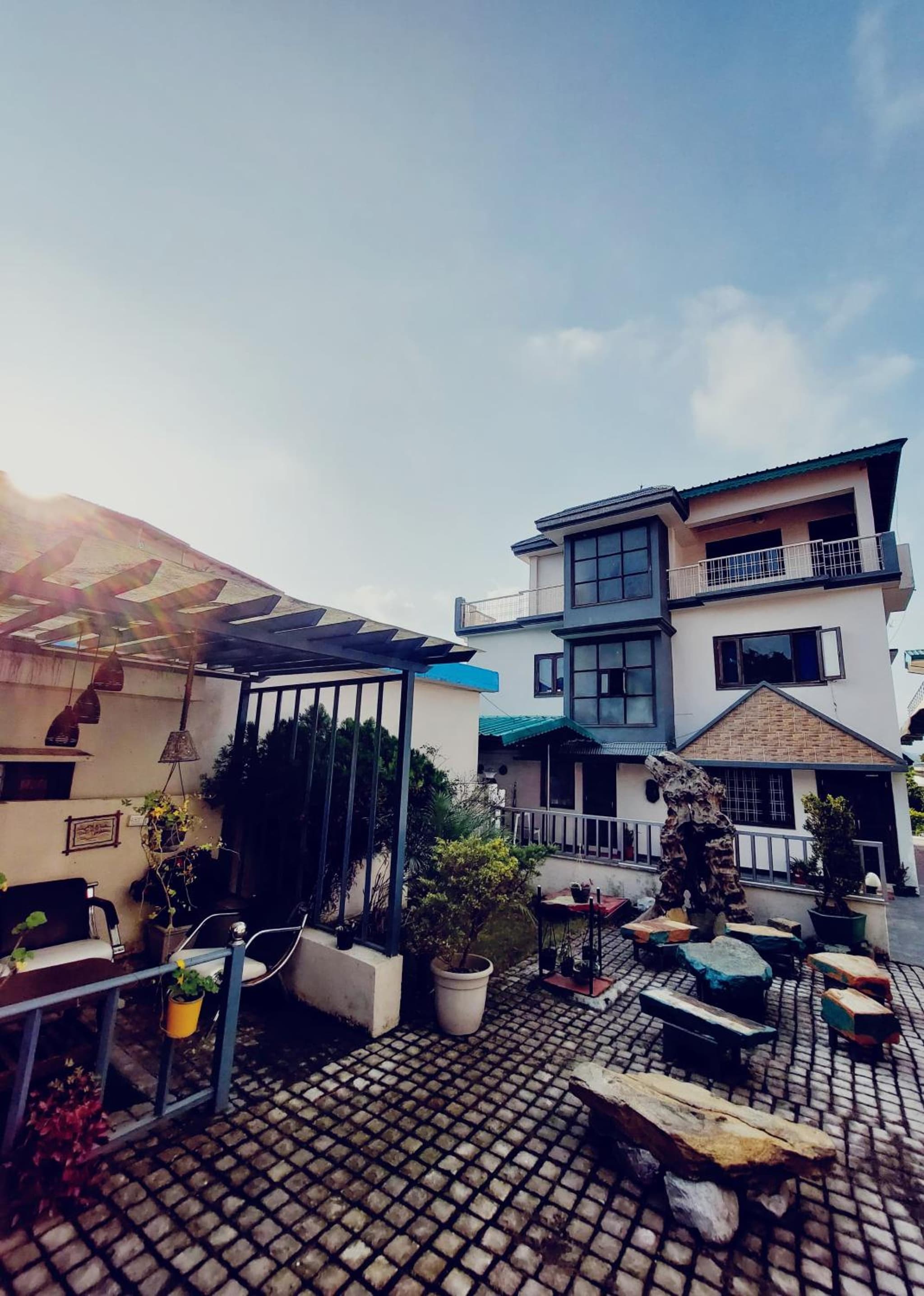 Alinda House Naukuchiatal by THE GHAUR