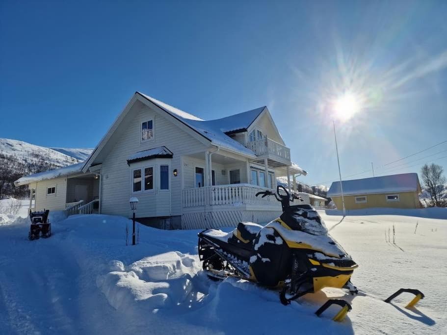 Blabergan Lodge in the Lyngen Alps